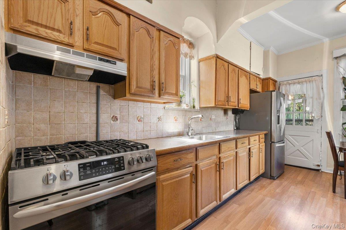 Single Family Willett Avenue Bronx, NY 10467, MLS-1039627-5
