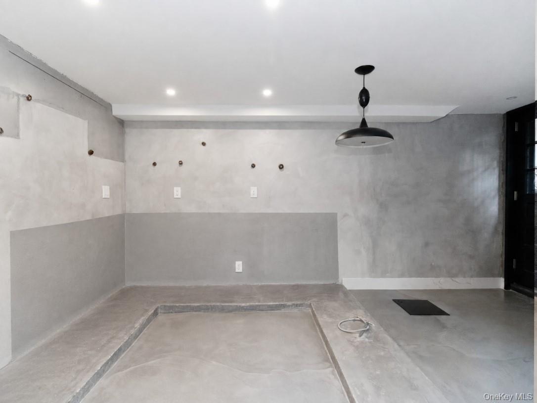 Single Family 71st Street  Queens, NY 11370, MLS-1039628-19