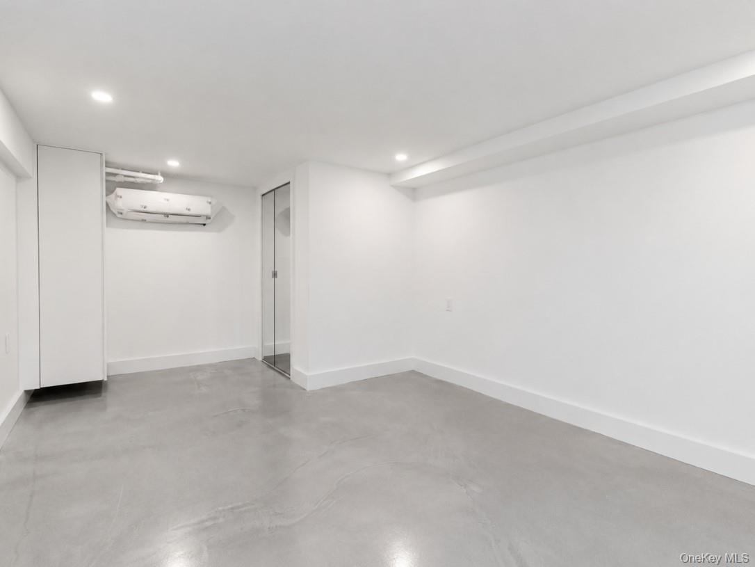 Single Family 71st Street  Queens, NY 11370, MLS-1039628-27