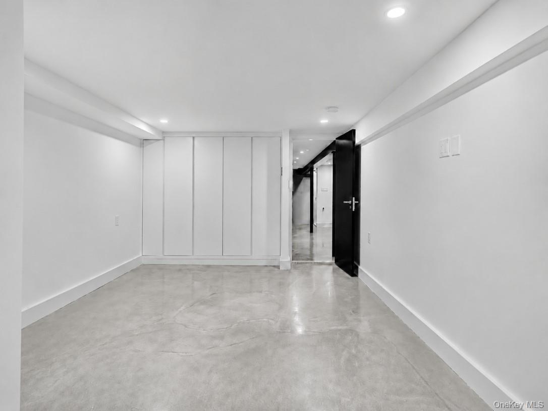 Single Family 71st Street  Queens, NY 11370, MLS-1039628-28