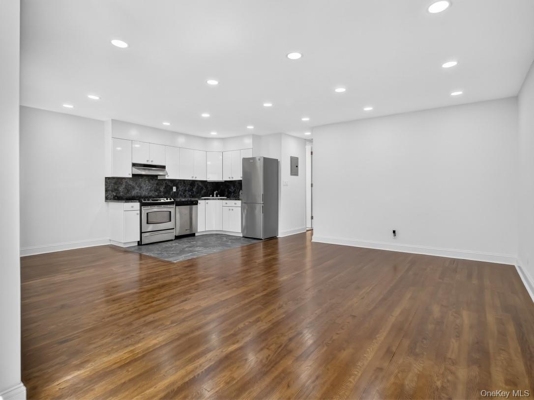 Single Family 71st Street  Queens, NY 11370, MLS-1039628-31