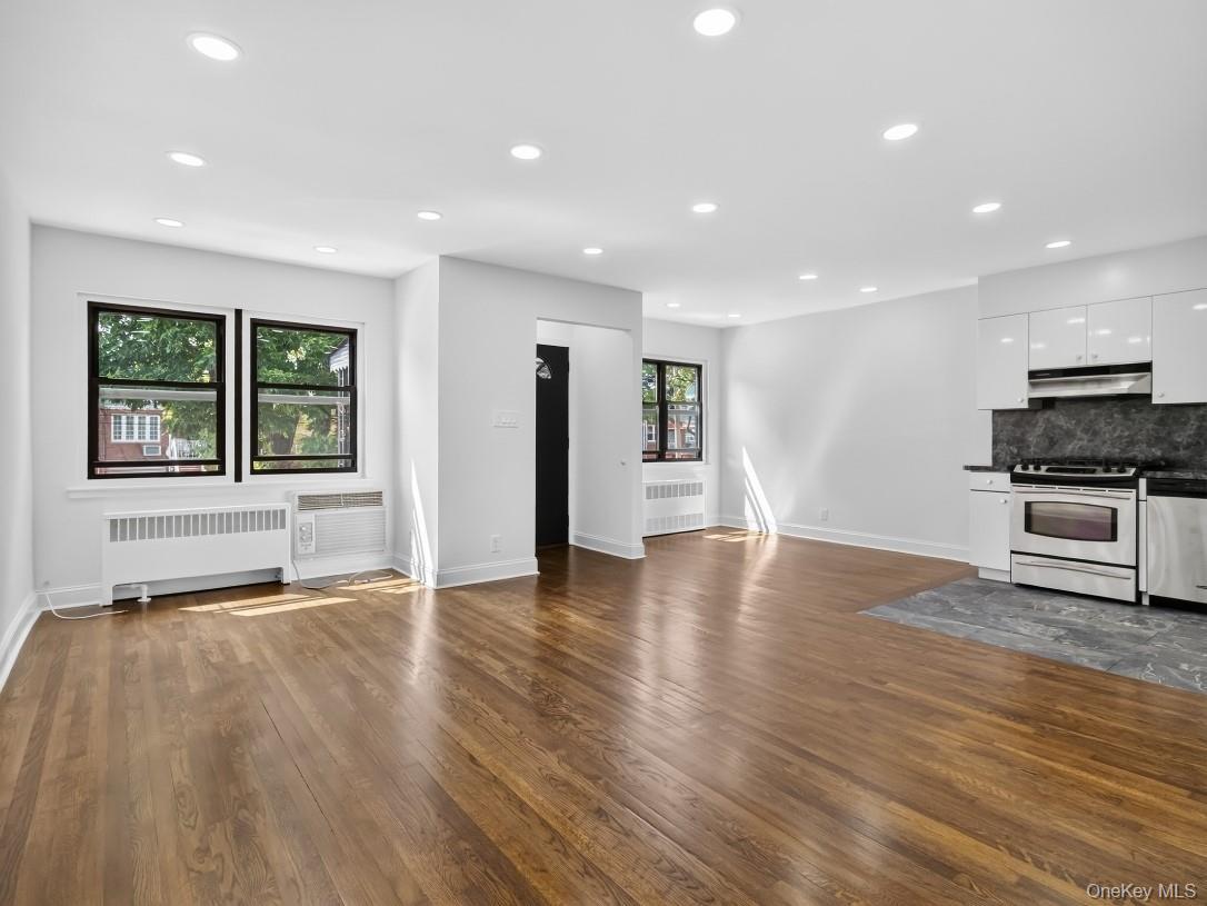 Single Family 71st Street  Queens, NY 11370, MLS-1039628-32