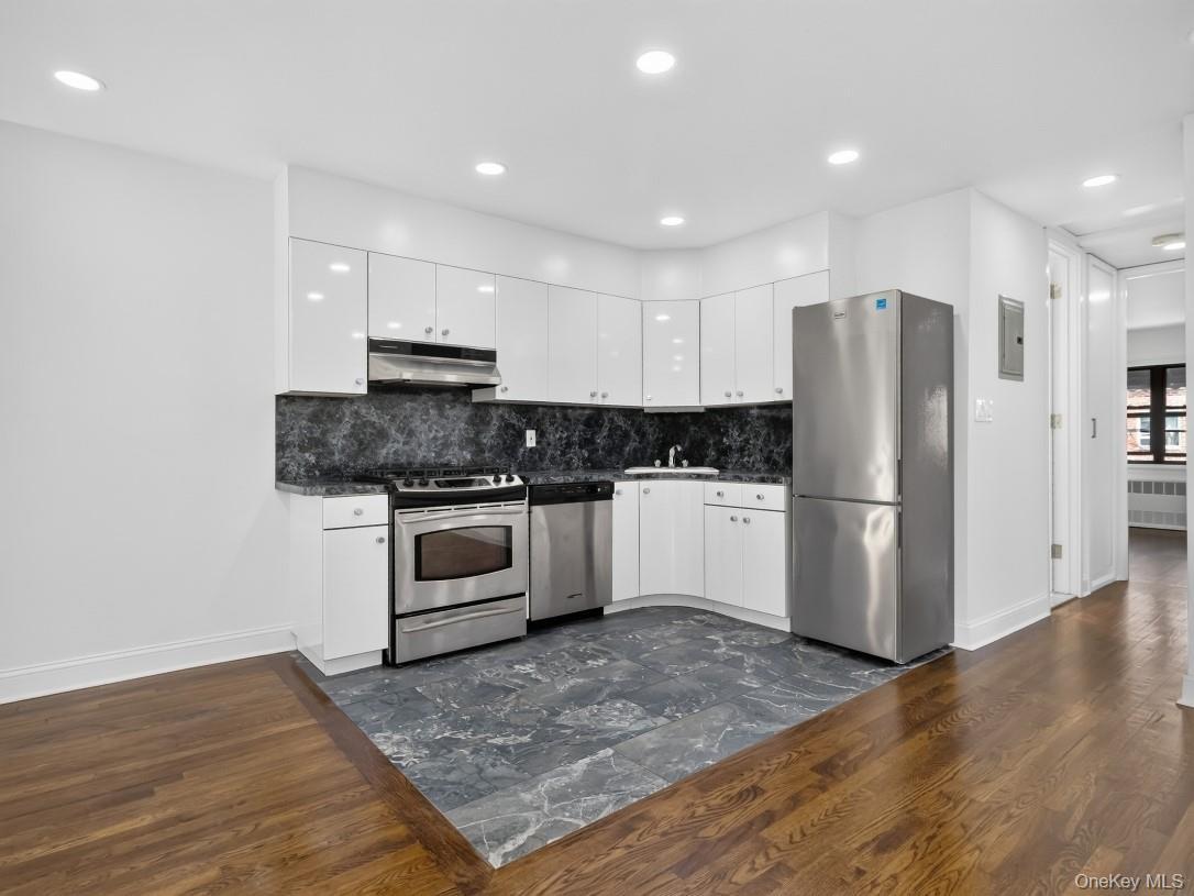 Single Family 71st Street  Queens, NY 11370, MLS-1039628-33