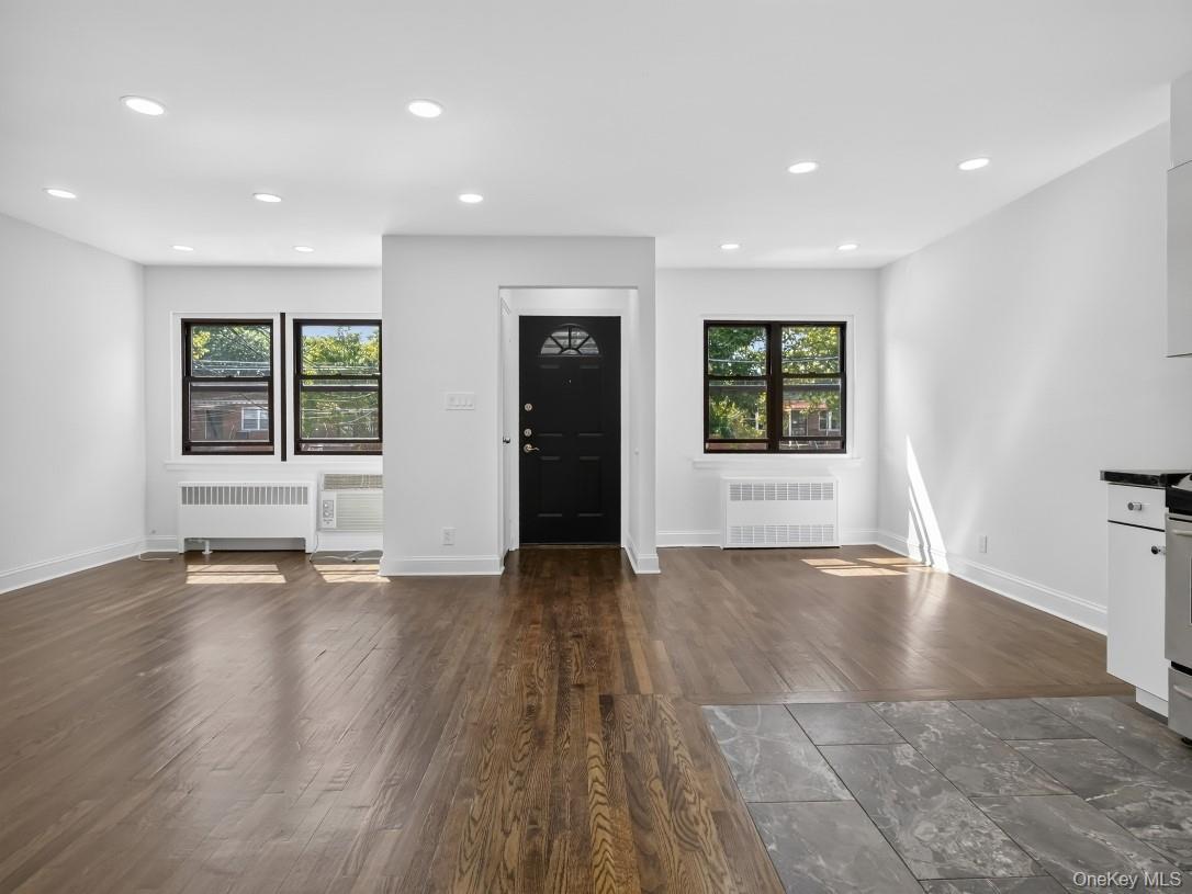 Single Family 71st Street  Queens, NY 11370, MLS-1039628-34