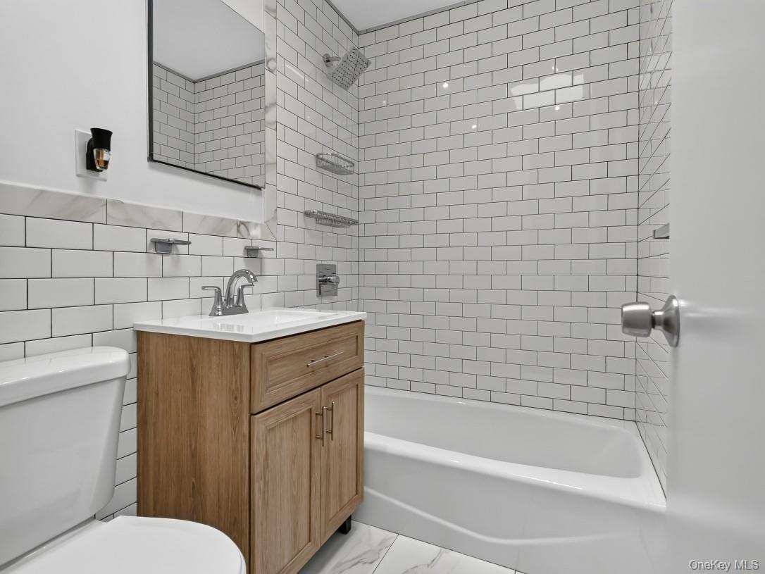 Single Family 71st Street  Queens, NY 11370, MLS-1039628-41