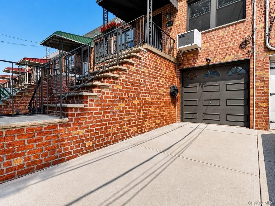 Single Family 71st Street  Queens, NY 11370, MLS-1039628-48