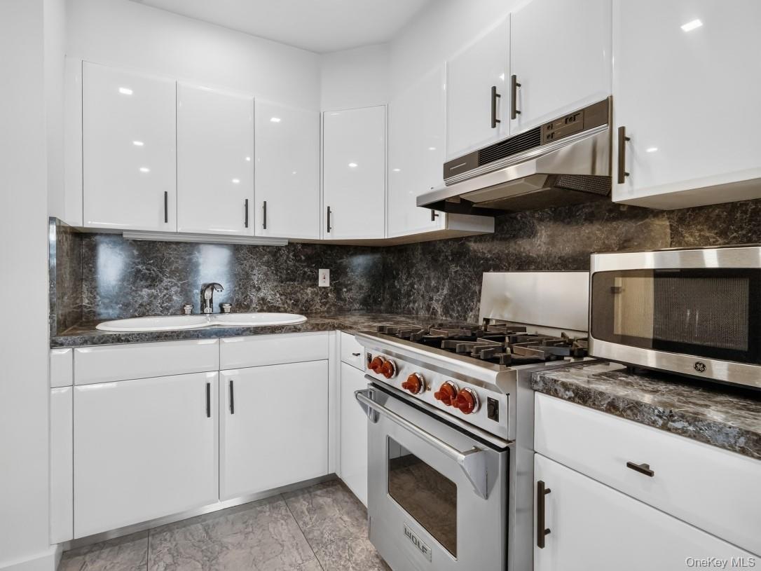 Single Family 71st Street  Queens, NY 11370, MLS-1039628-8