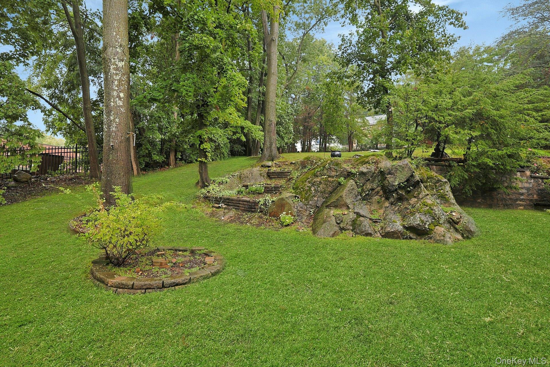 Single Family Pinewood Drive Westchester County, NY 10603, MLS-1039633-32