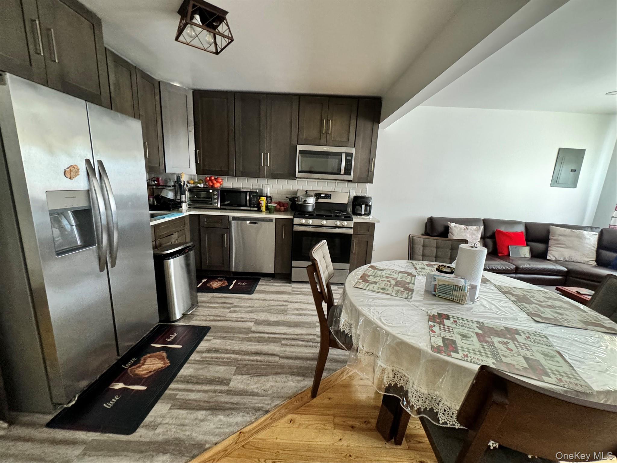 Single Family E 93rd Street  Brooklyn, NY 11236, MLS-1039650-17