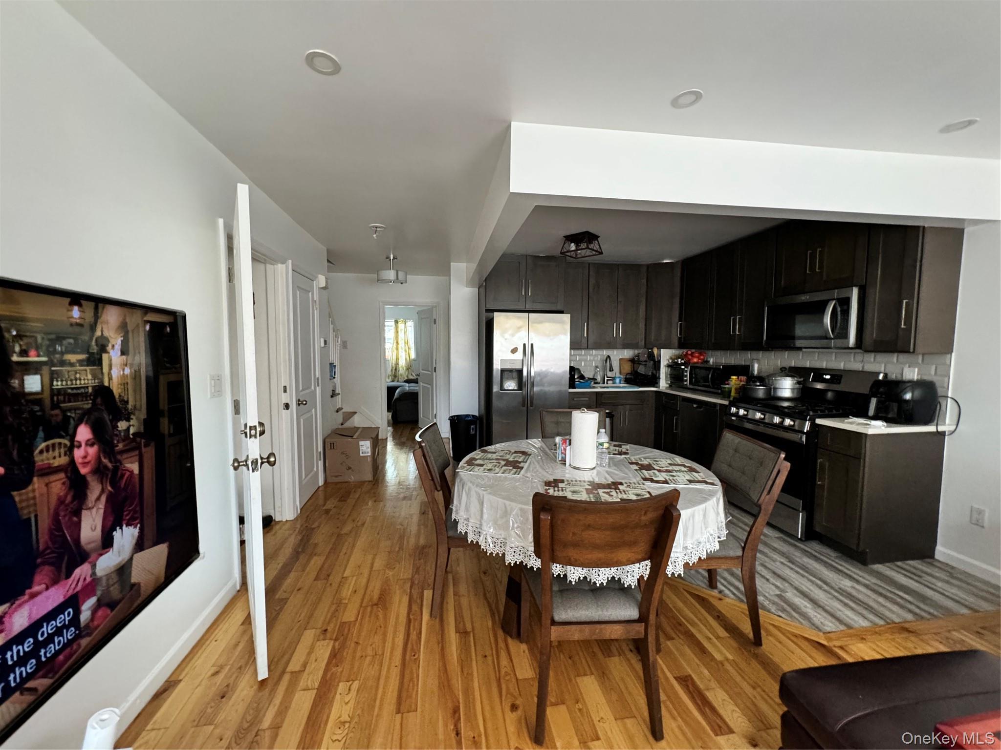 Single Family E 93rd Street  Brooklyn, NY 11236, MLS-1039650-20