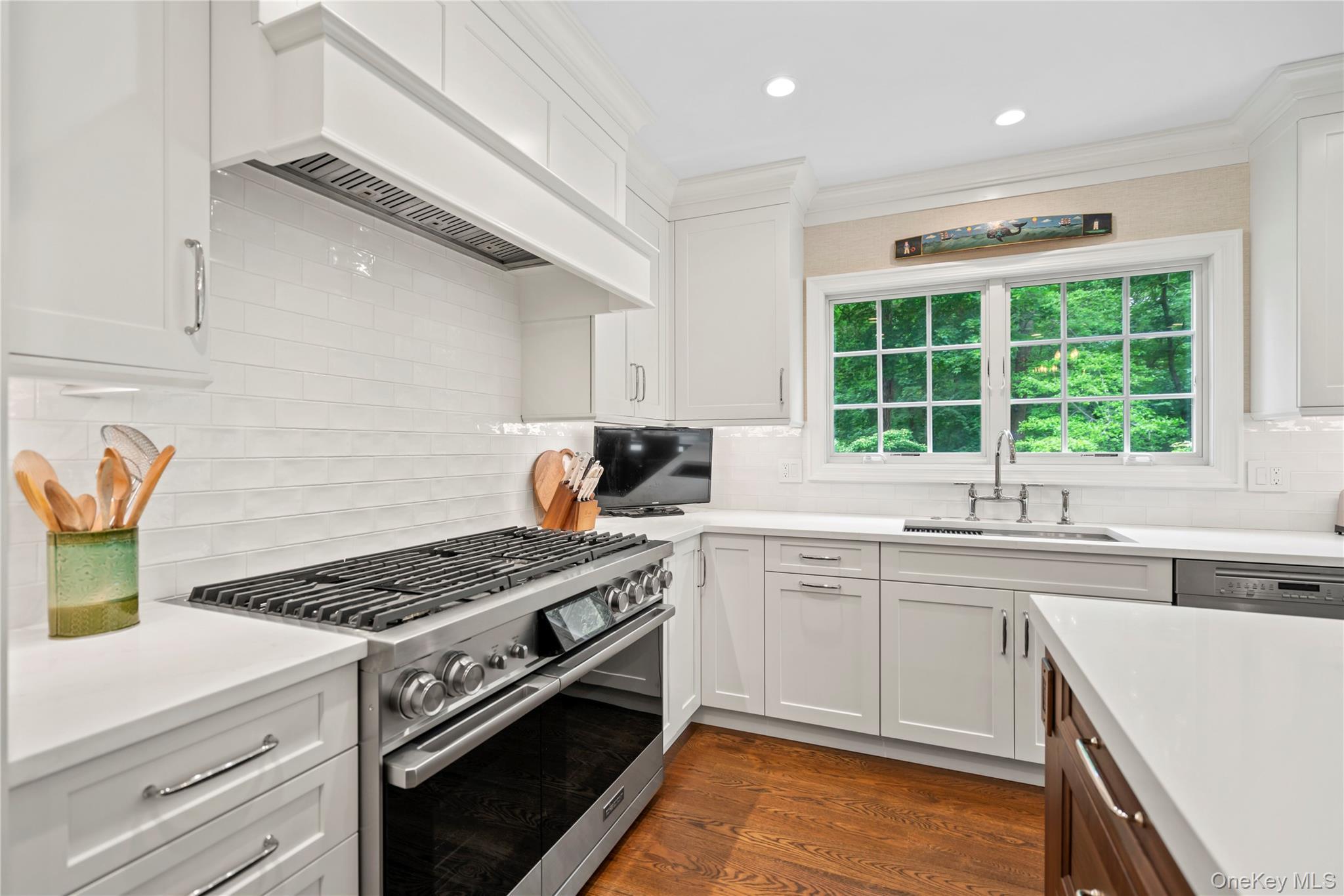 Single Family Matinecock Farms Road  Nassau County, NY 11542, MLS-1039651-16