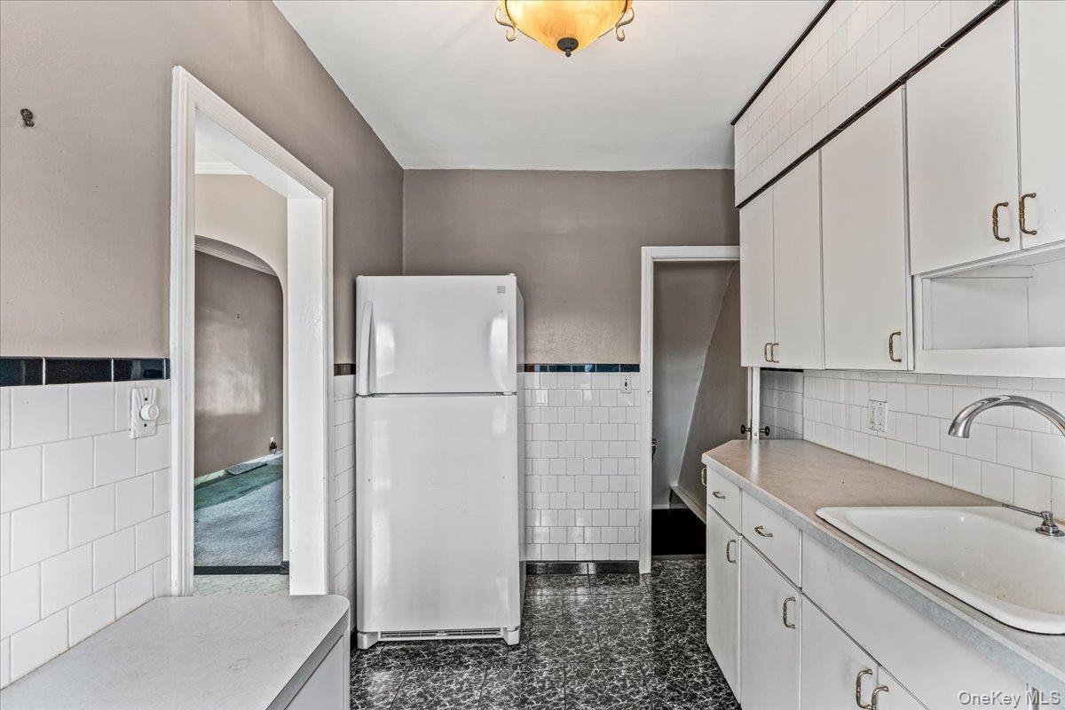 Single Family 61st Road  Queens, NY 11379, MLS-1039660-11