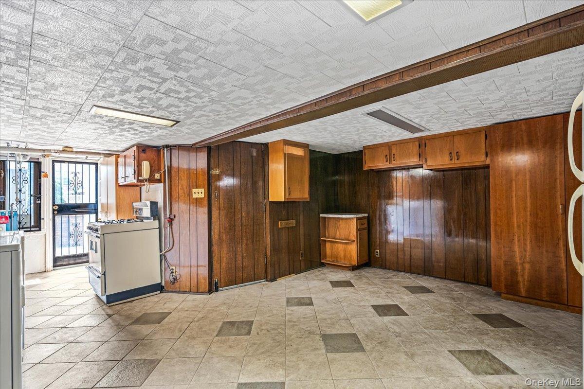 Single Family 61st Road  Queens, NY 11379, MLS-1039660-20