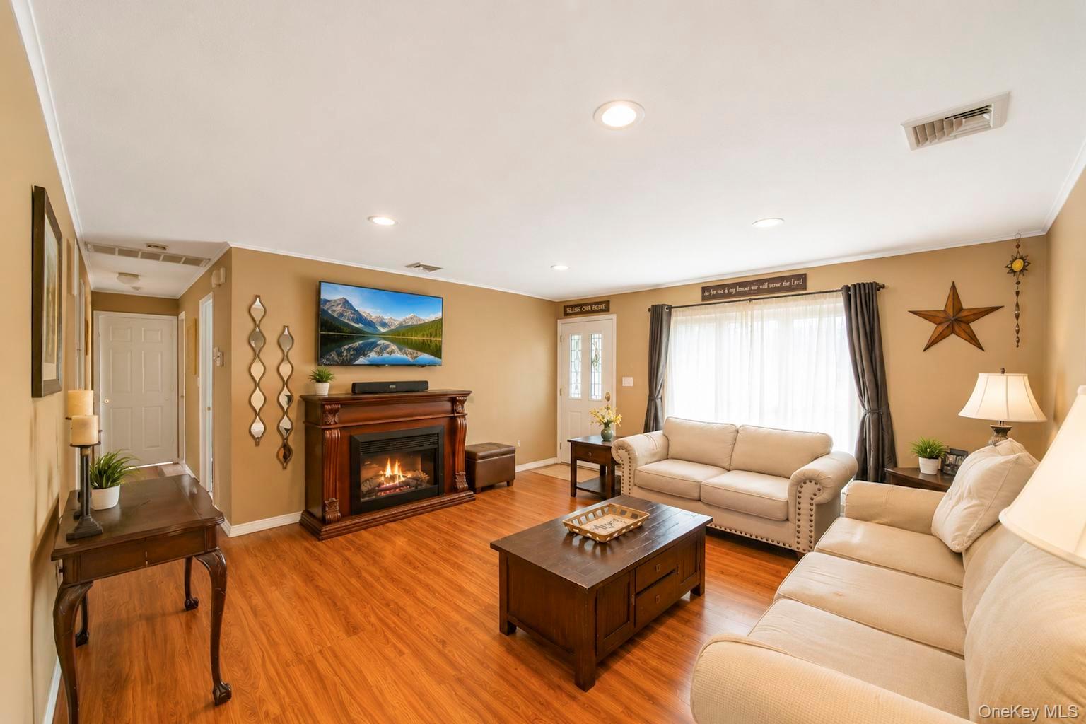 Single Family Lowell Road Suffolk County, NY 11782, MLS-1039664-15