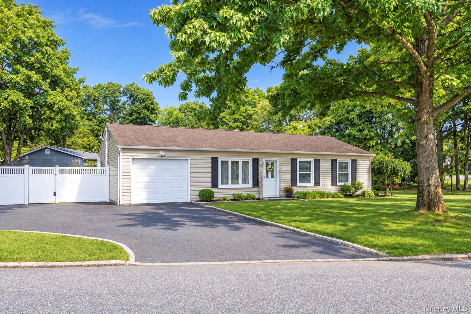 Single Family Lowell Road Suffolk County, NY 11782, MLS-1039664-2