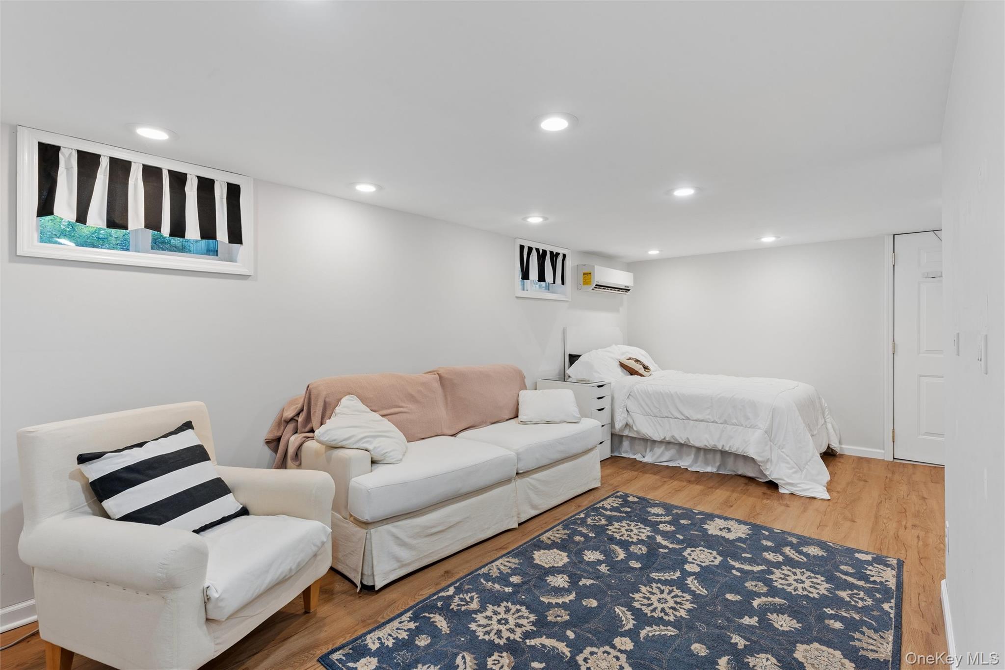 Single Family Islip Avenue Suffolk County, NY 11751, MLS-1039668-13
