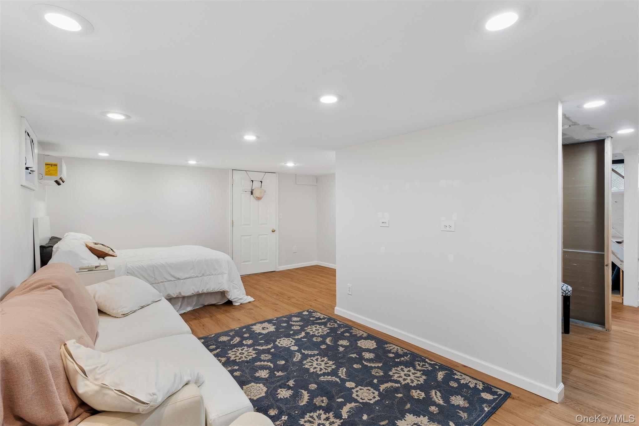 Single Family Islip Avenue Suffolk County, NY 11751, MLS-1039668-14