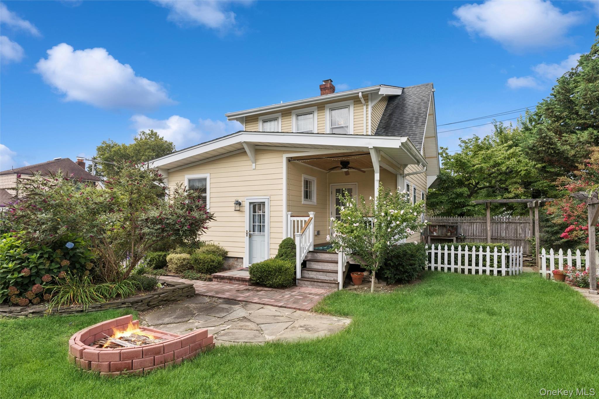 Single Family Islip Avenue Suffolk County, NY 11751, MLS-1039668-26