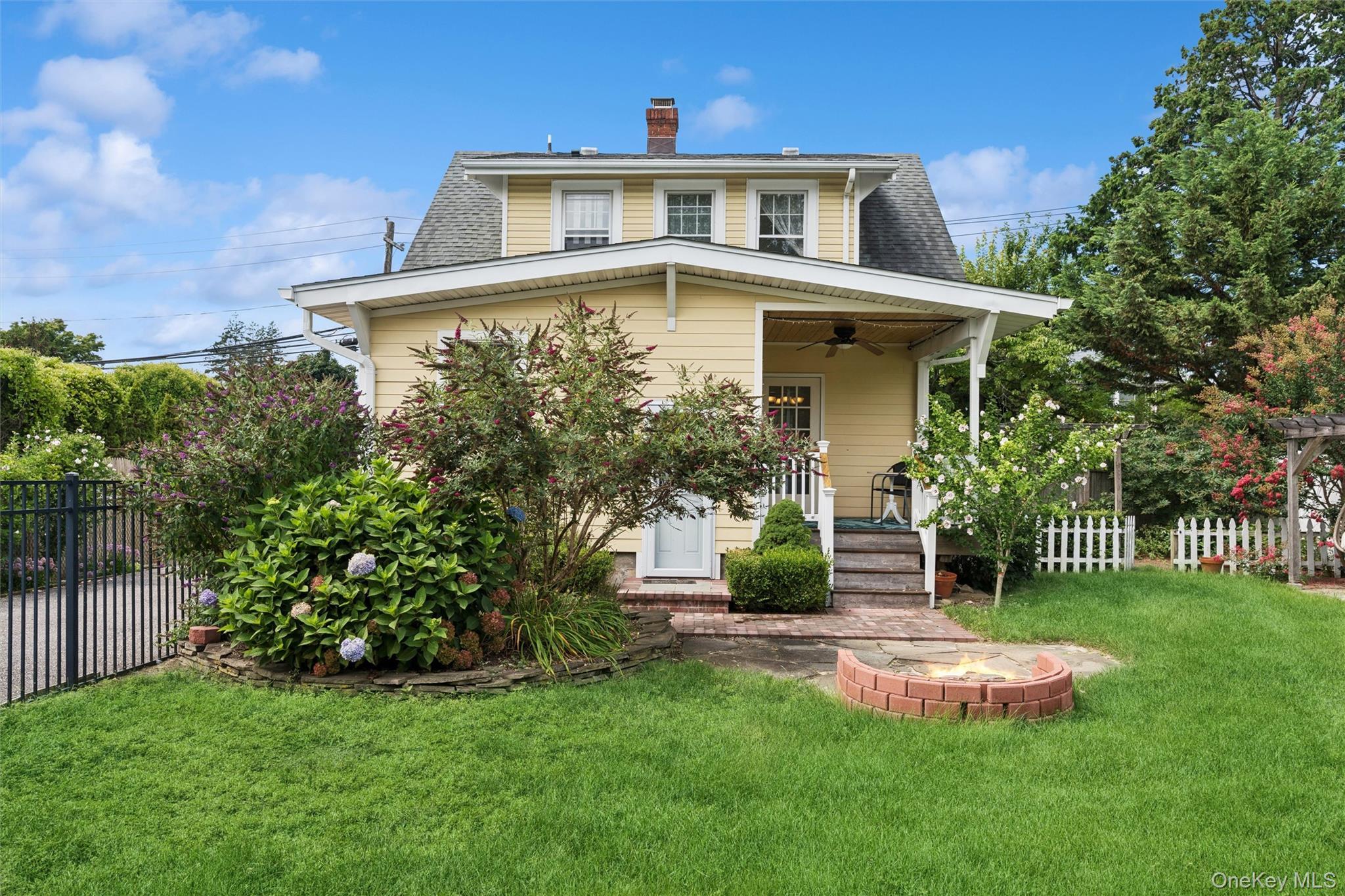 Single Family Islip Avenue Suffolk County, NY 11751, MLS-1039668-27