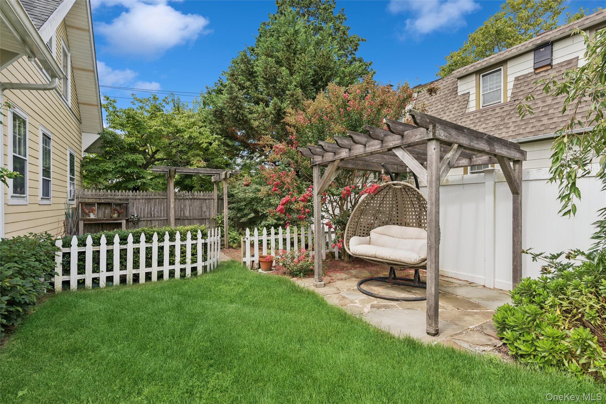 Single Family Islip Avenue Suffolk County, NY 11751, MLS-1039668-29