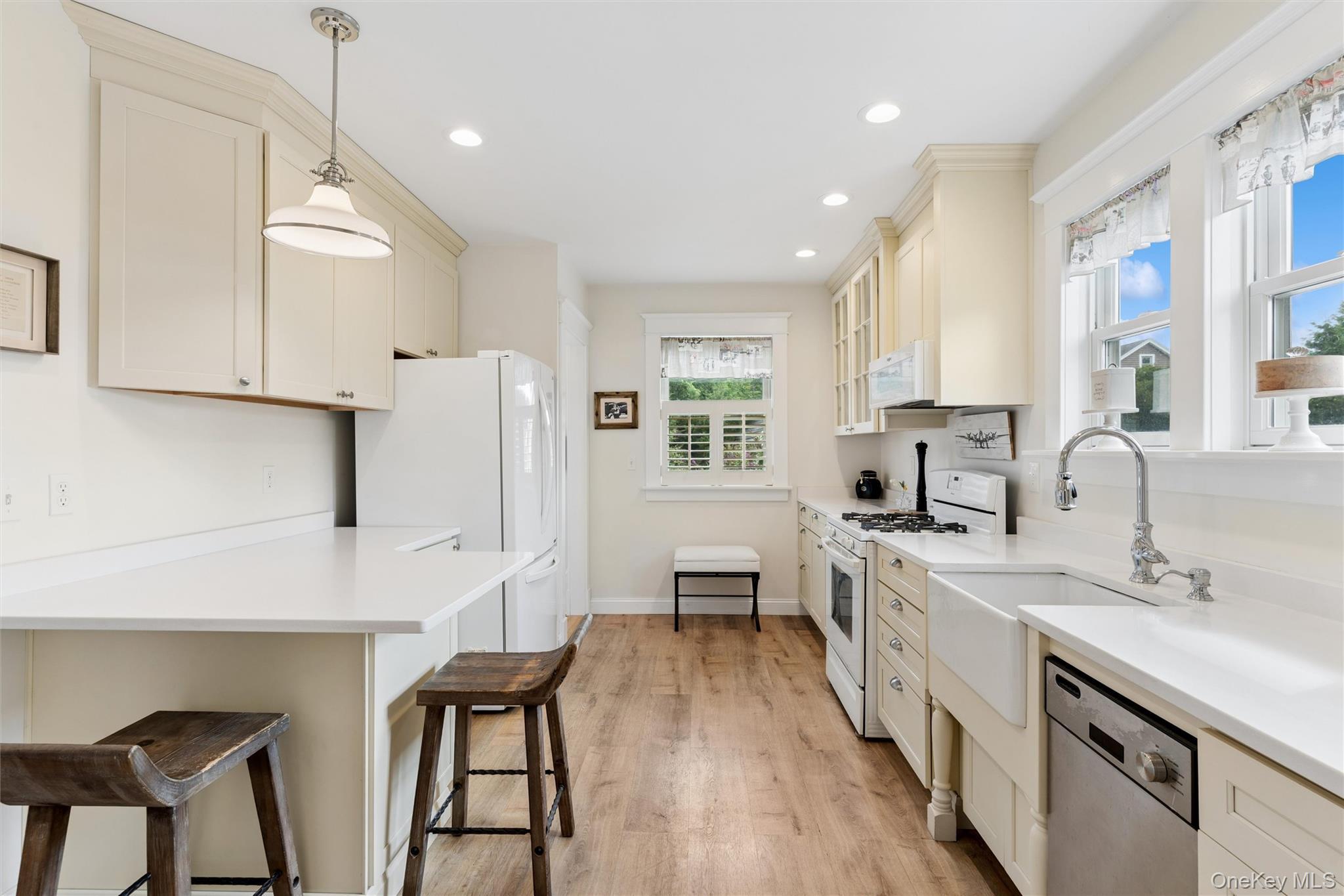 Single Family Islip Avenue Suffolk County, NY 11751, MLS-1039668-6