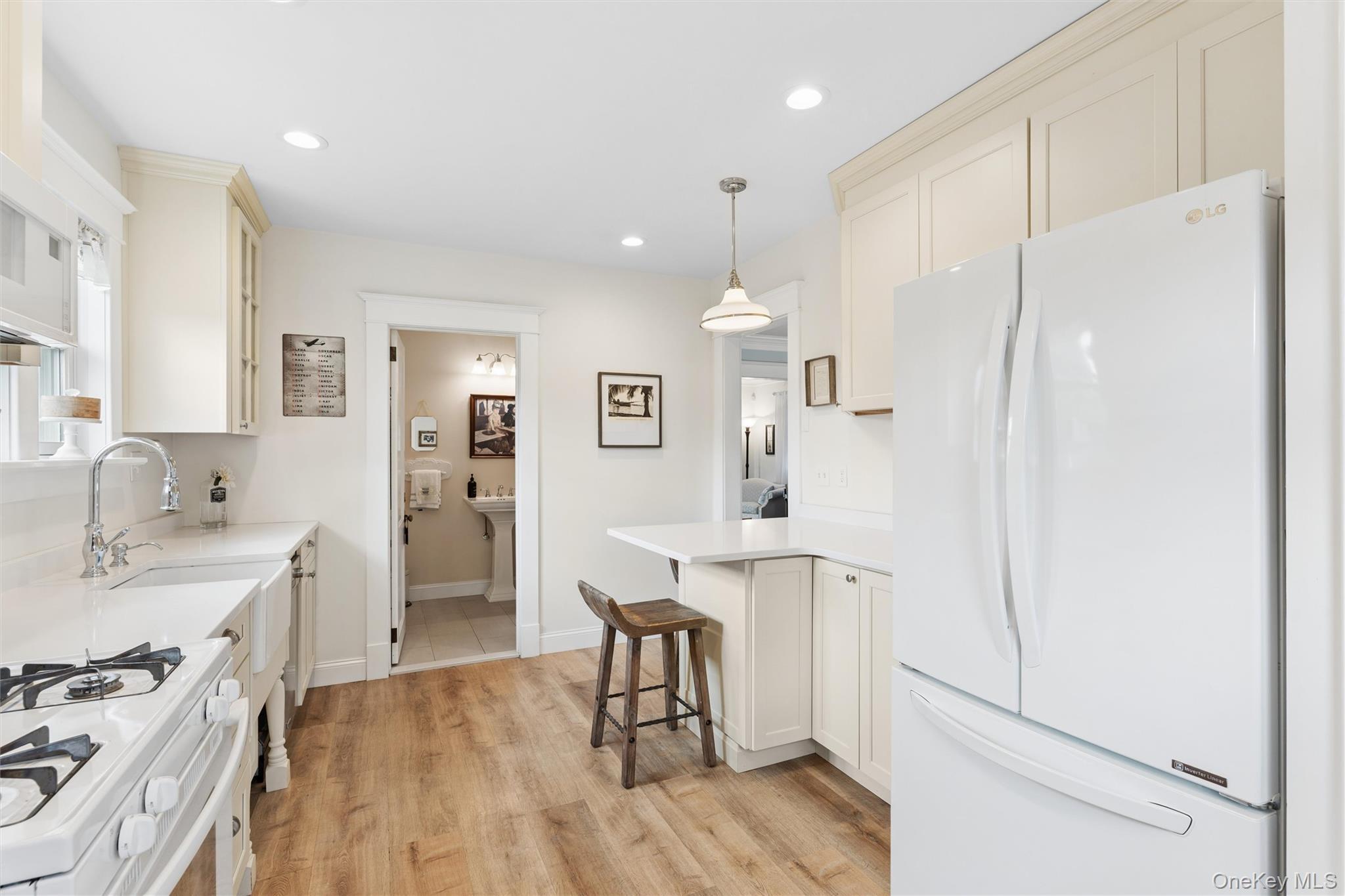 Single Family Islip Avenue Suffolk County, NY 11751, MLS-1039668-9