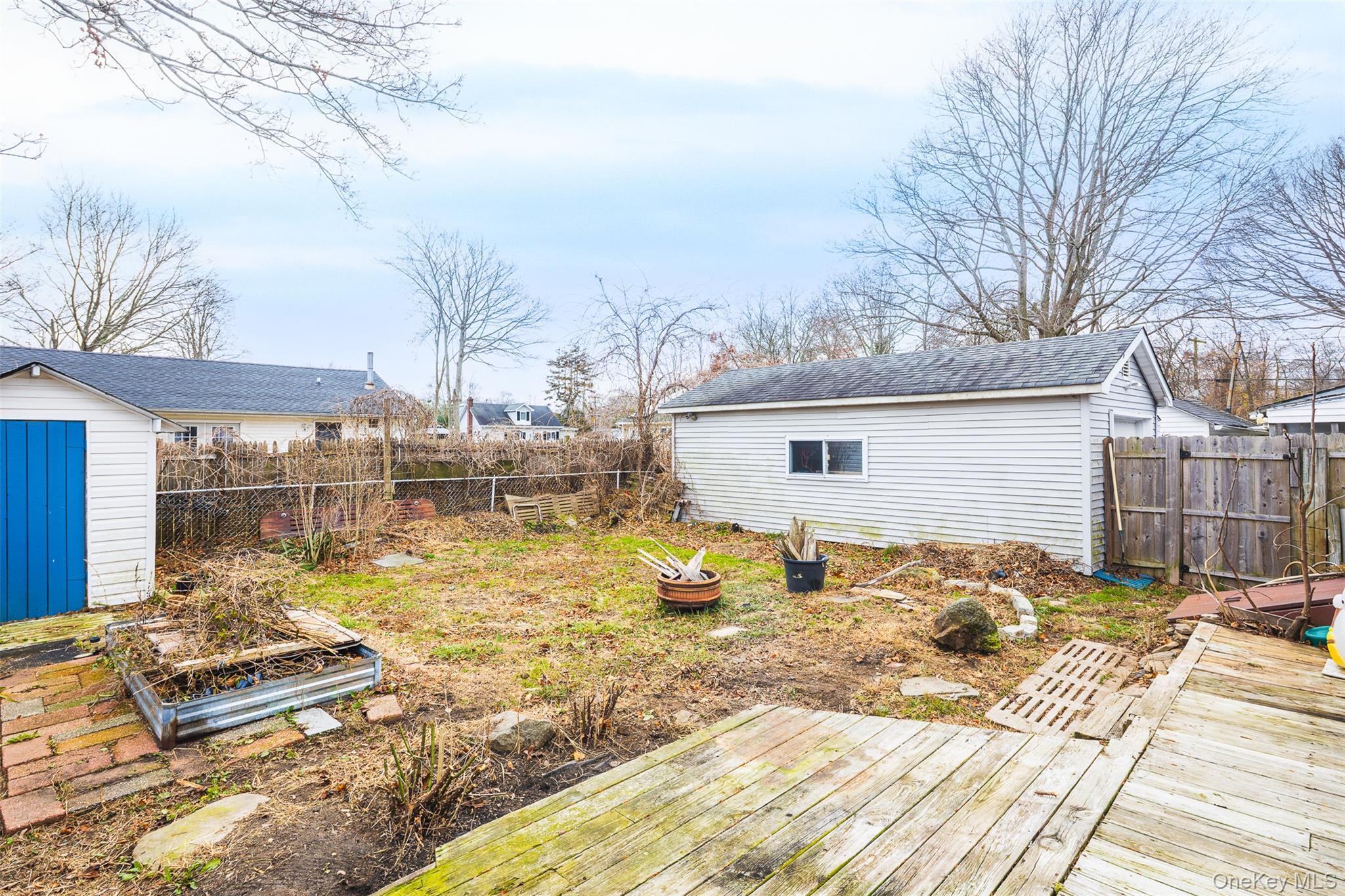 Single Family W Elm Road Suffolk County, NY 11951, MLS-1039676-12