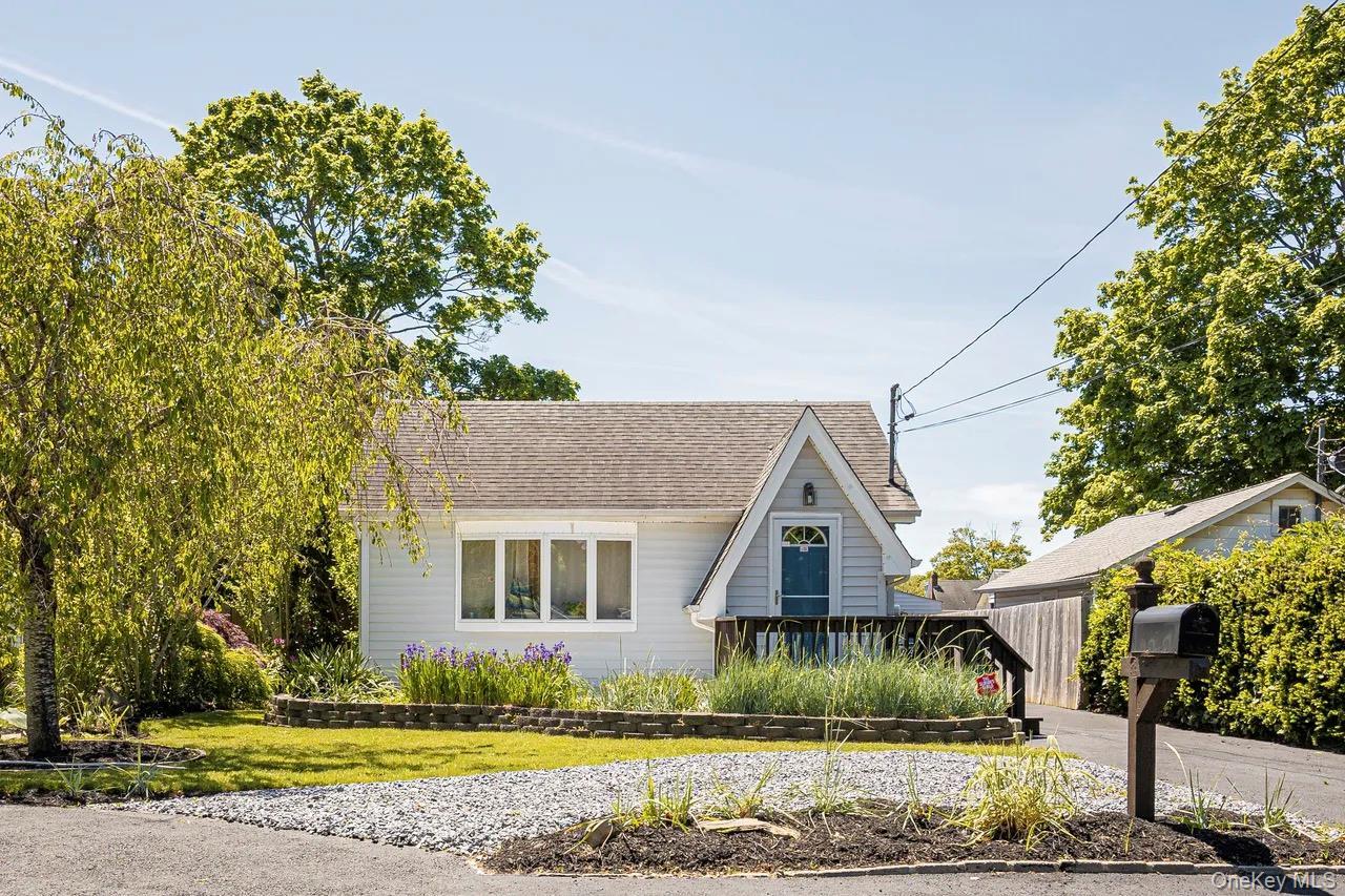 Single Family W Elm Road Suffolk County, NY 11951, MLS-1039676-17