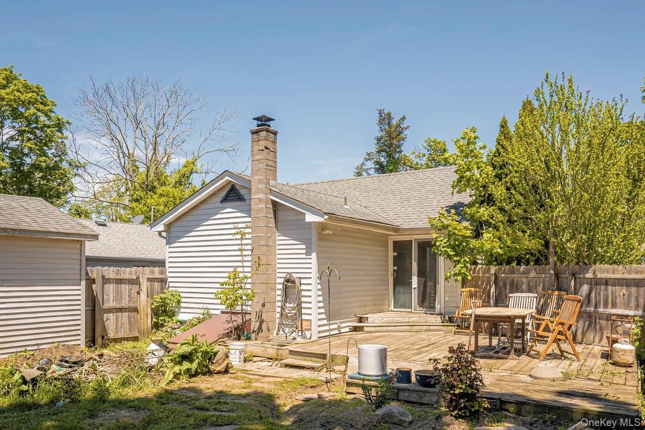 Single Family W Elm Road Suffolk County, NY 11951, MLS-1039676-22