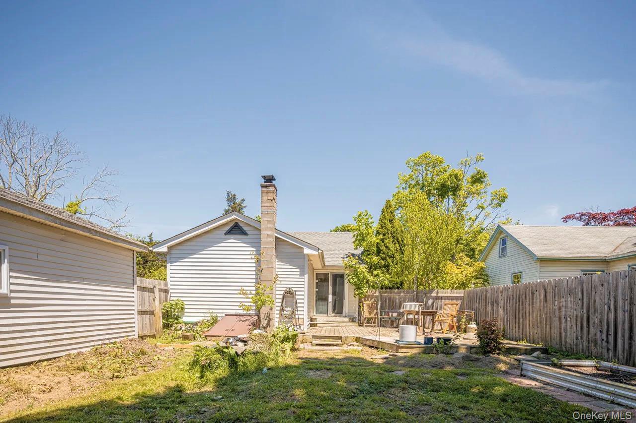 Single Family W Elm Road Suffolk County, NY 11951, MLS-1039676-25