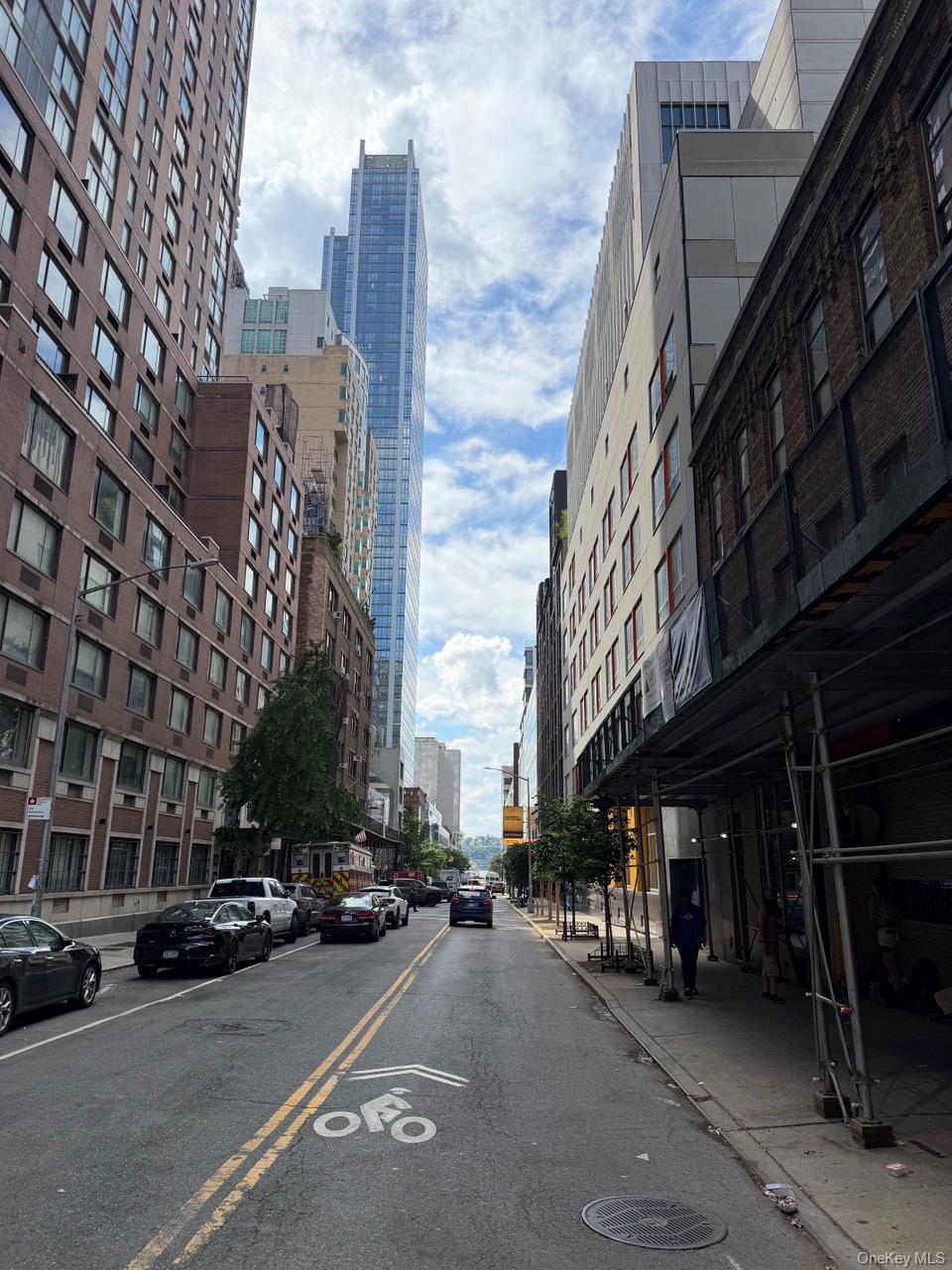 Apartment W 43rd Street Manhattan, NY 10036, MLS-1039684-11