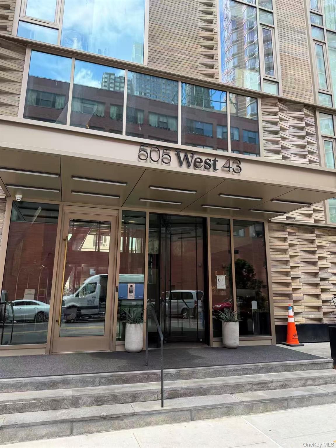 Apartment W 43rd Street Manhattan, NY 10036, MLS-1039684-2