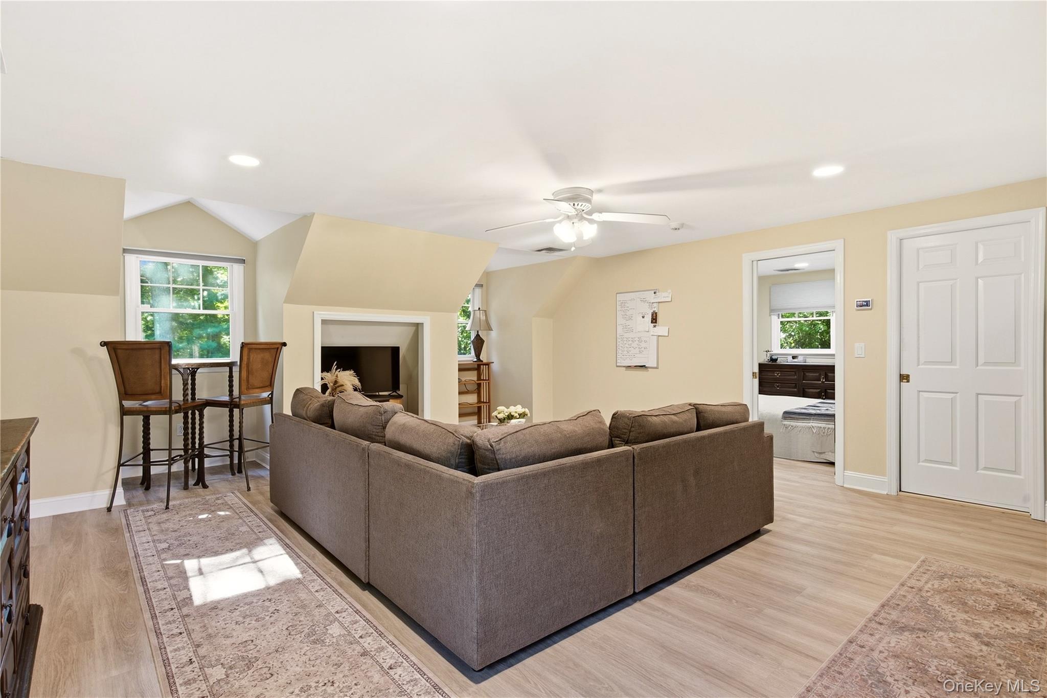 Single Family Crosby Place Suffolk County, NY 11724, MLS-1039686-26