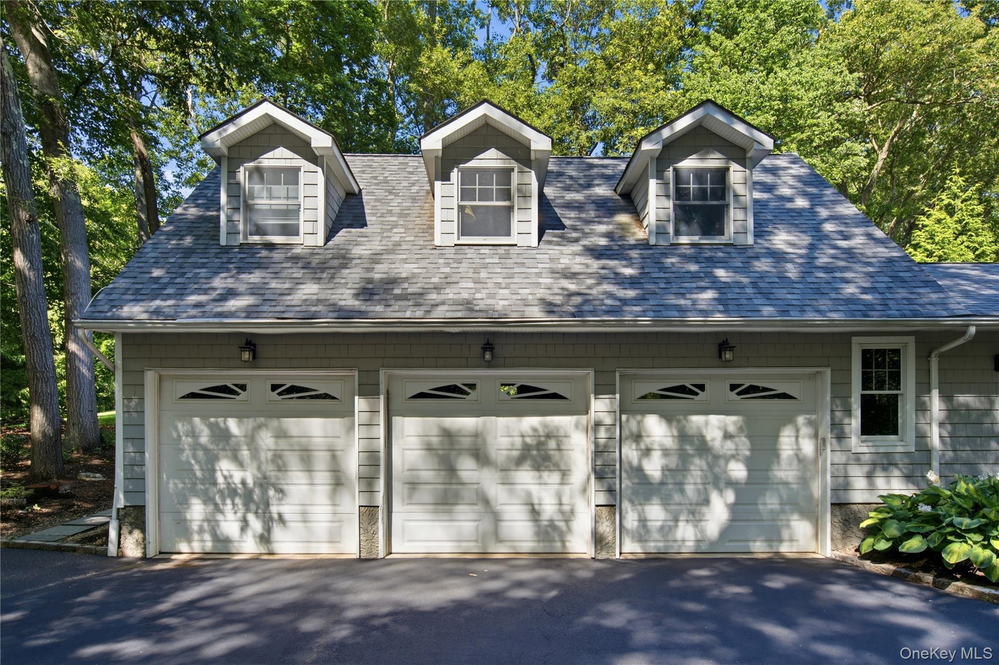 Single Family Crosby Place Suffolk County, NY 11724, MLS-1039686-30