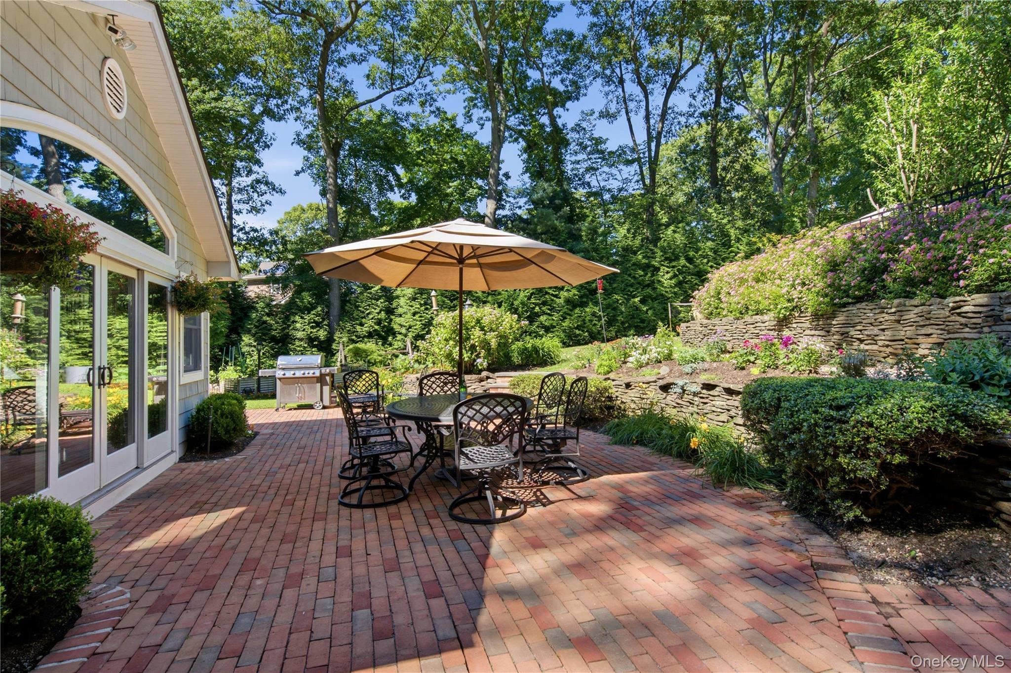 Single Family Crosby Place Suffolk County, NY 11724, MLS-1039686-34