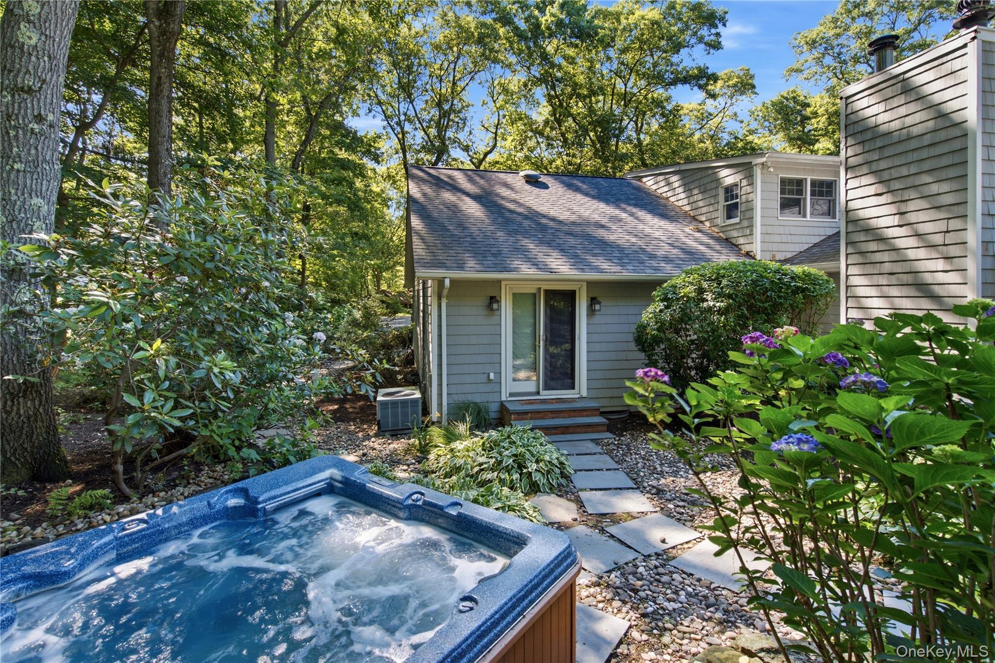 Single Family Crosby Place Suffolk County, NY 11724, MLS-1039686-36