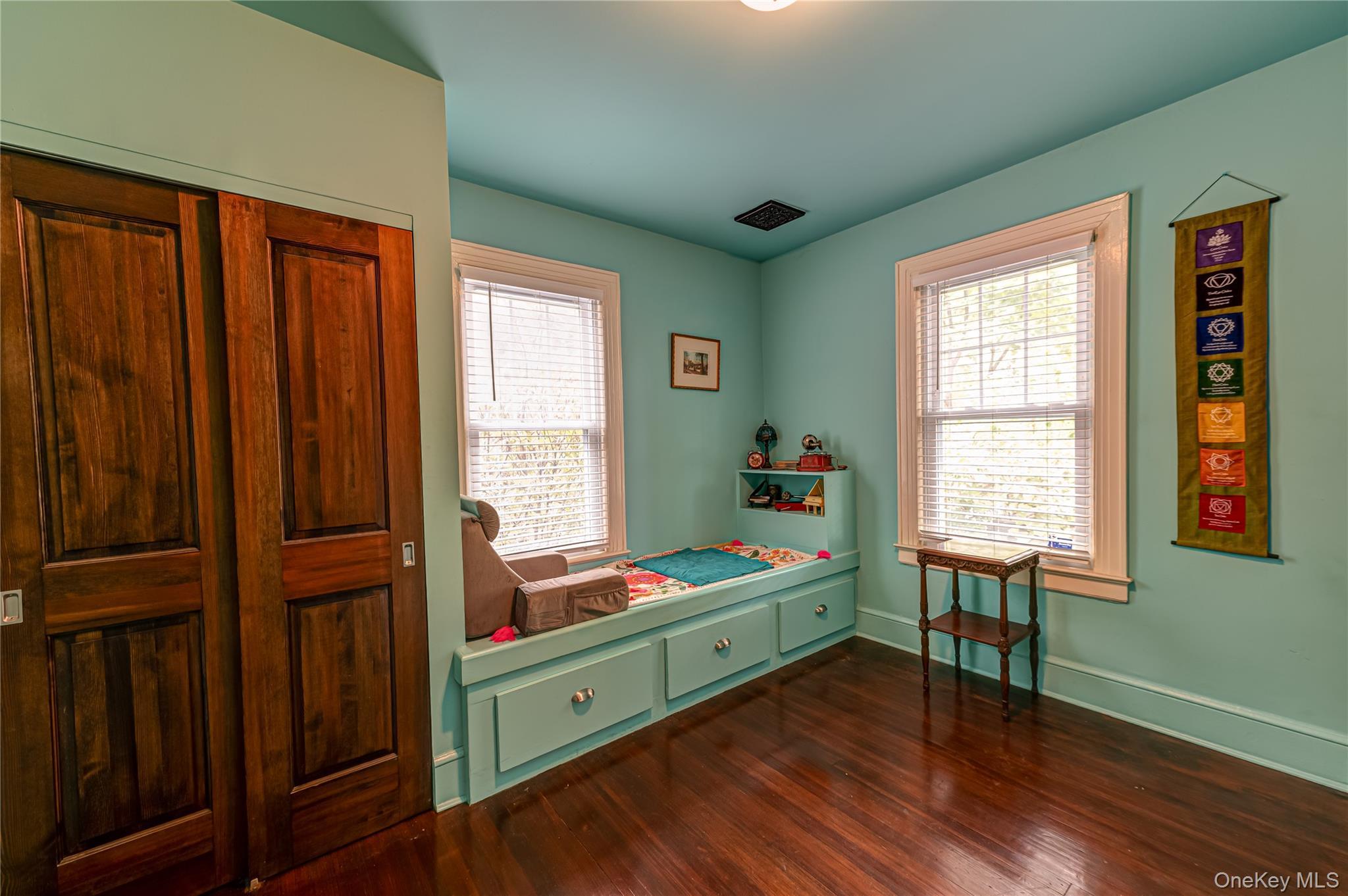 Single Family Brooklyn Boulevard Suffolk County, NY 11718, MLS-1039689-11