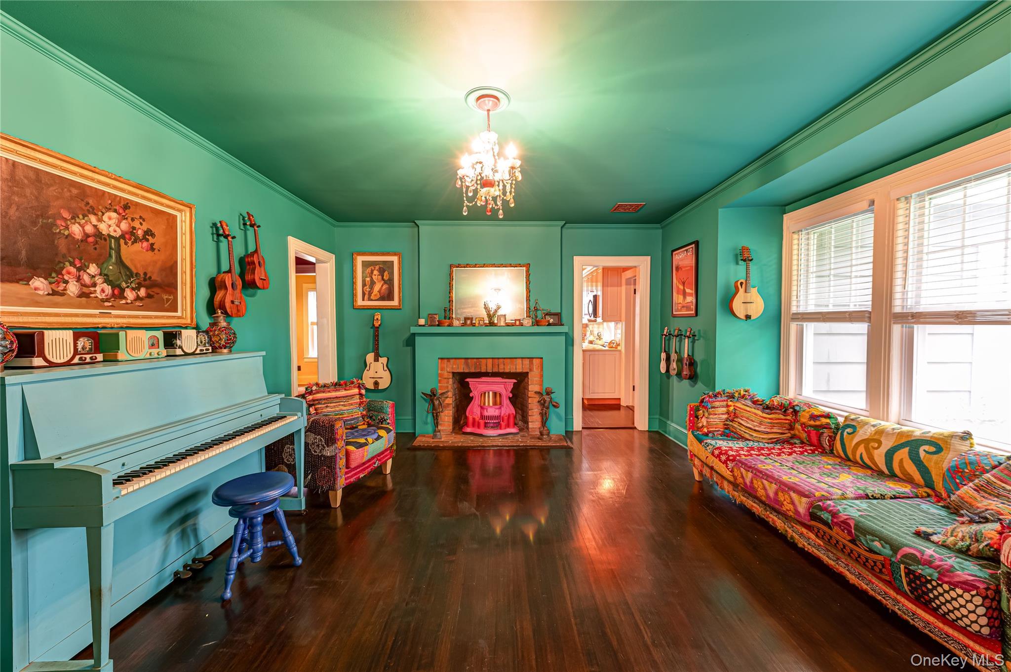 Single Family Brooklyn Boulevard Suffolk County, NY 11718, MLS-1039689-3