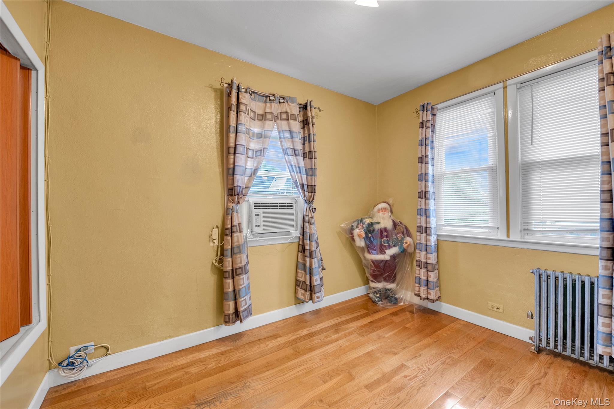 Single Family 12th Road Queens, NY 11357, MLS-1039705-17