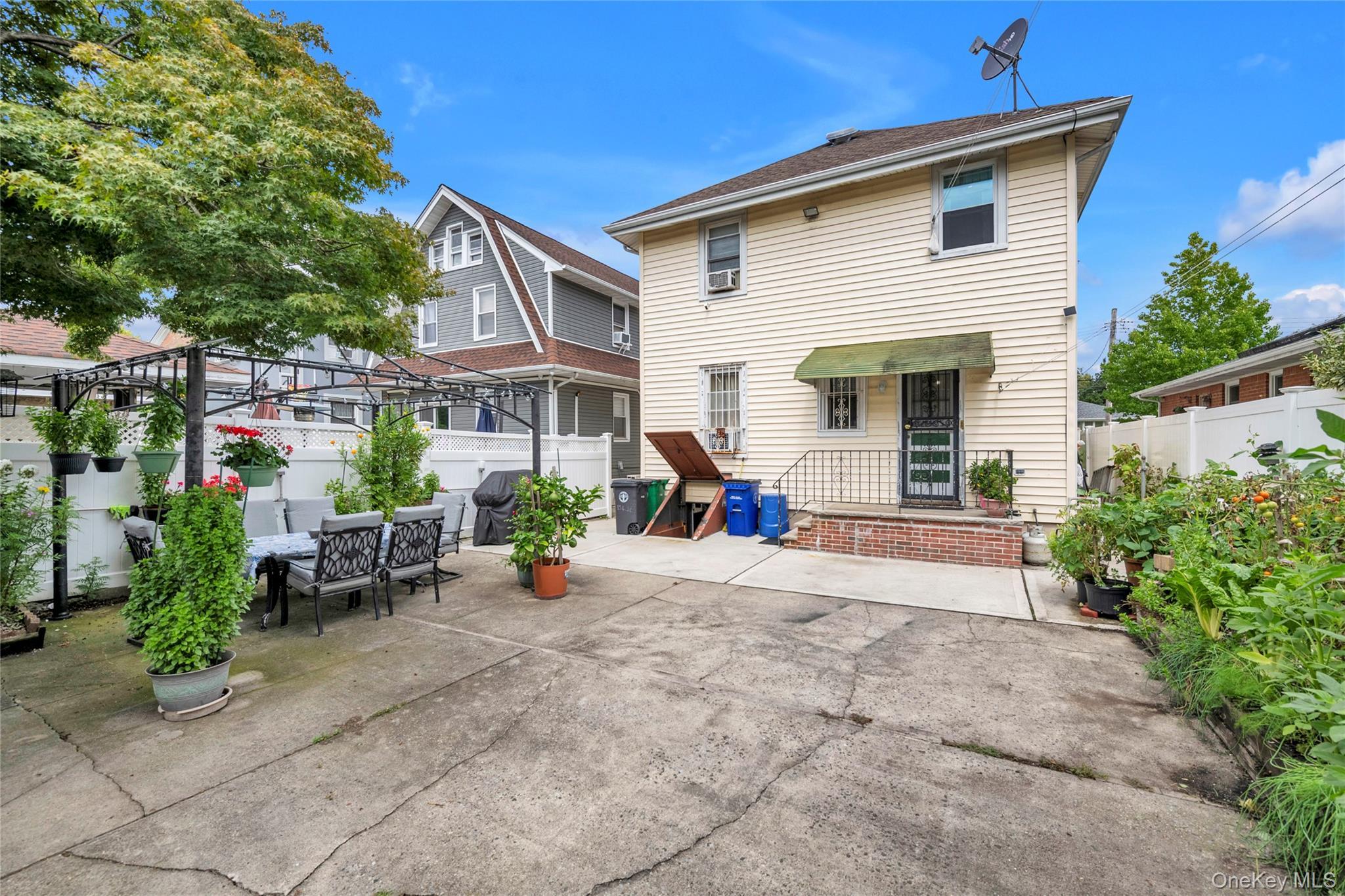 Single Family 12th Road Queens, NY 11357, MLS-1039705-20