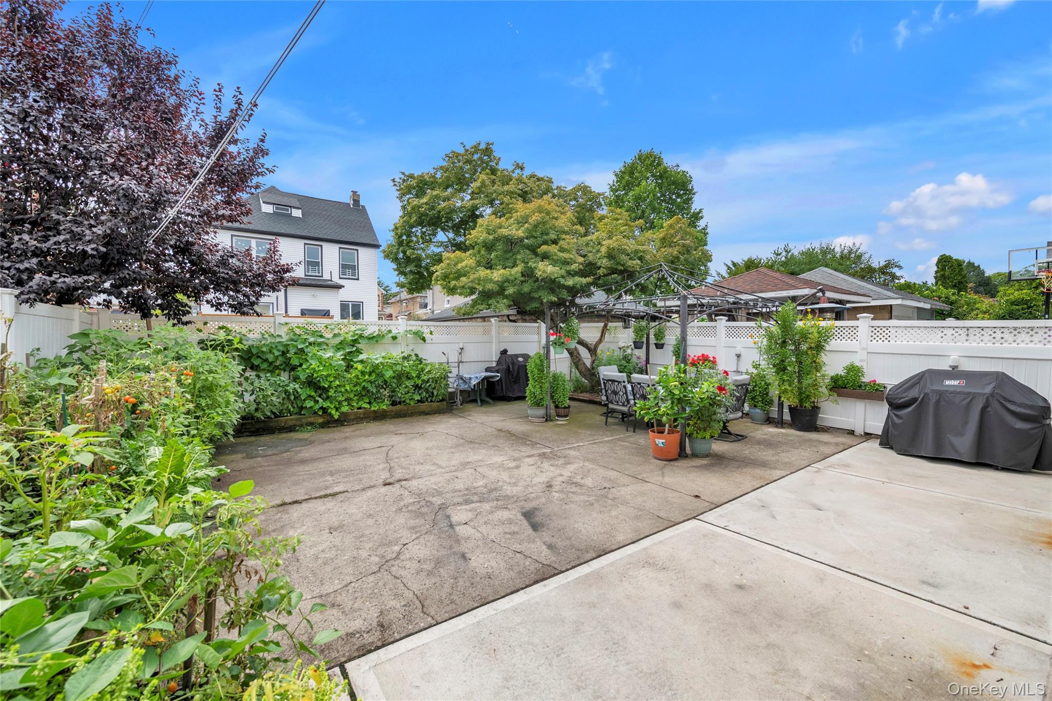 Single Family 12th Road Queens, NY 11357, MLS-1039705-21