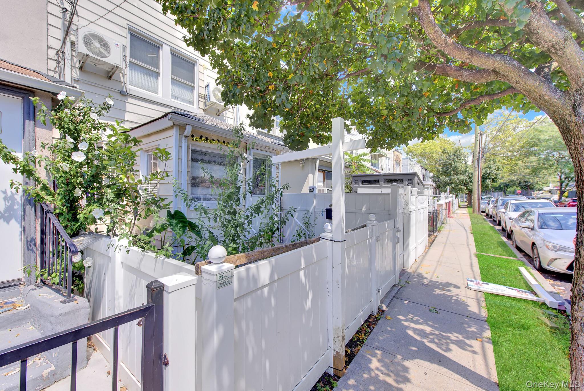 Single Family 118th Avenue Queens, NY 11434, MLS-1039708-2