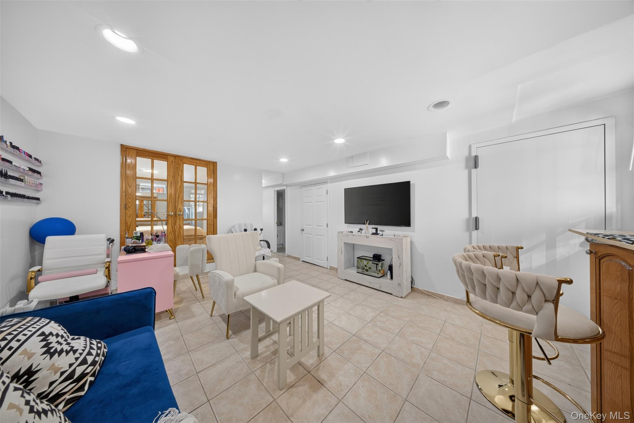 Single Family 69th Avenue Queens, NY 11364, MLS-1039714-15