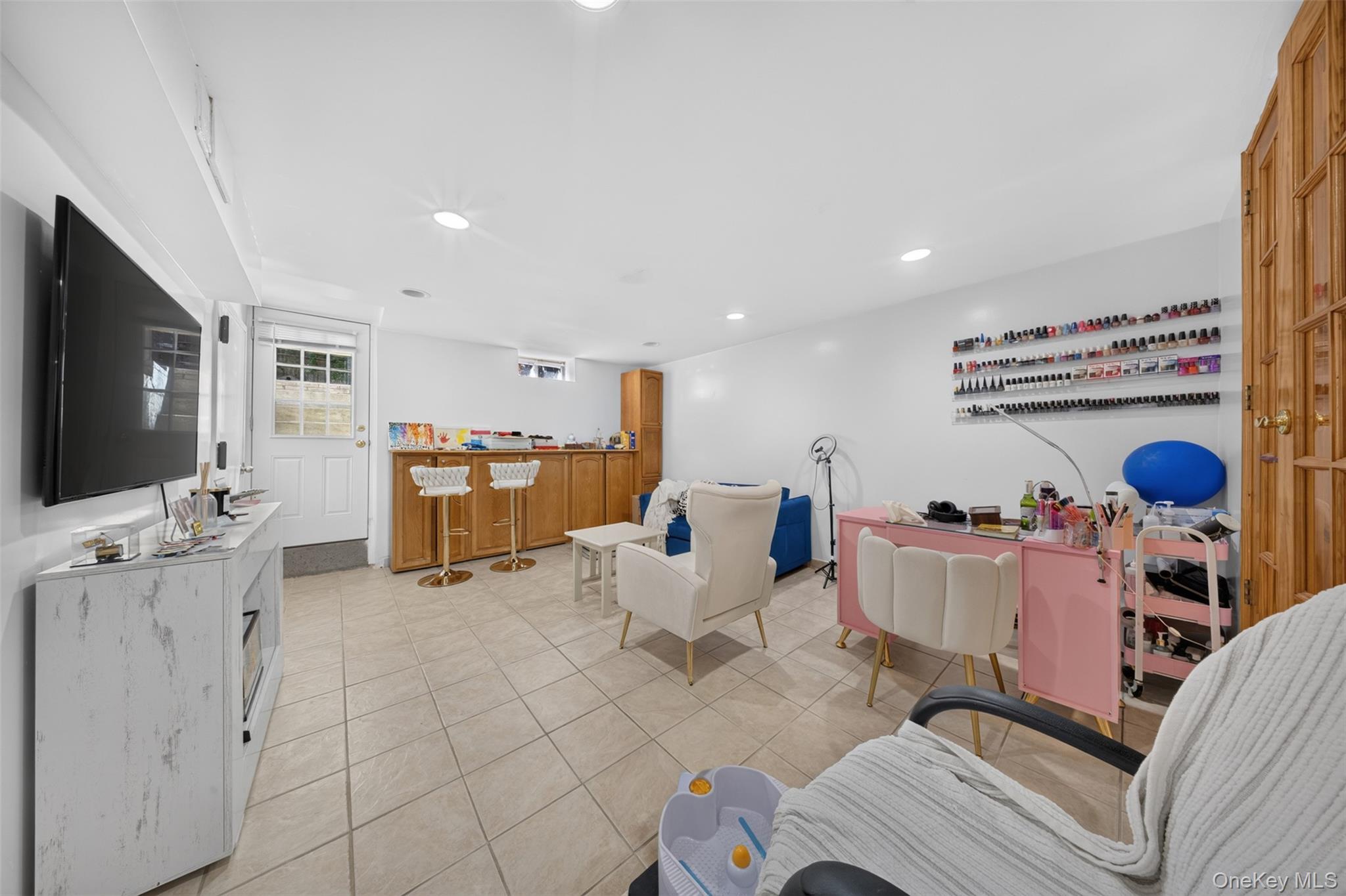 Single Family 69th Avenue Queens, NY 11364, MLS-1039714-16