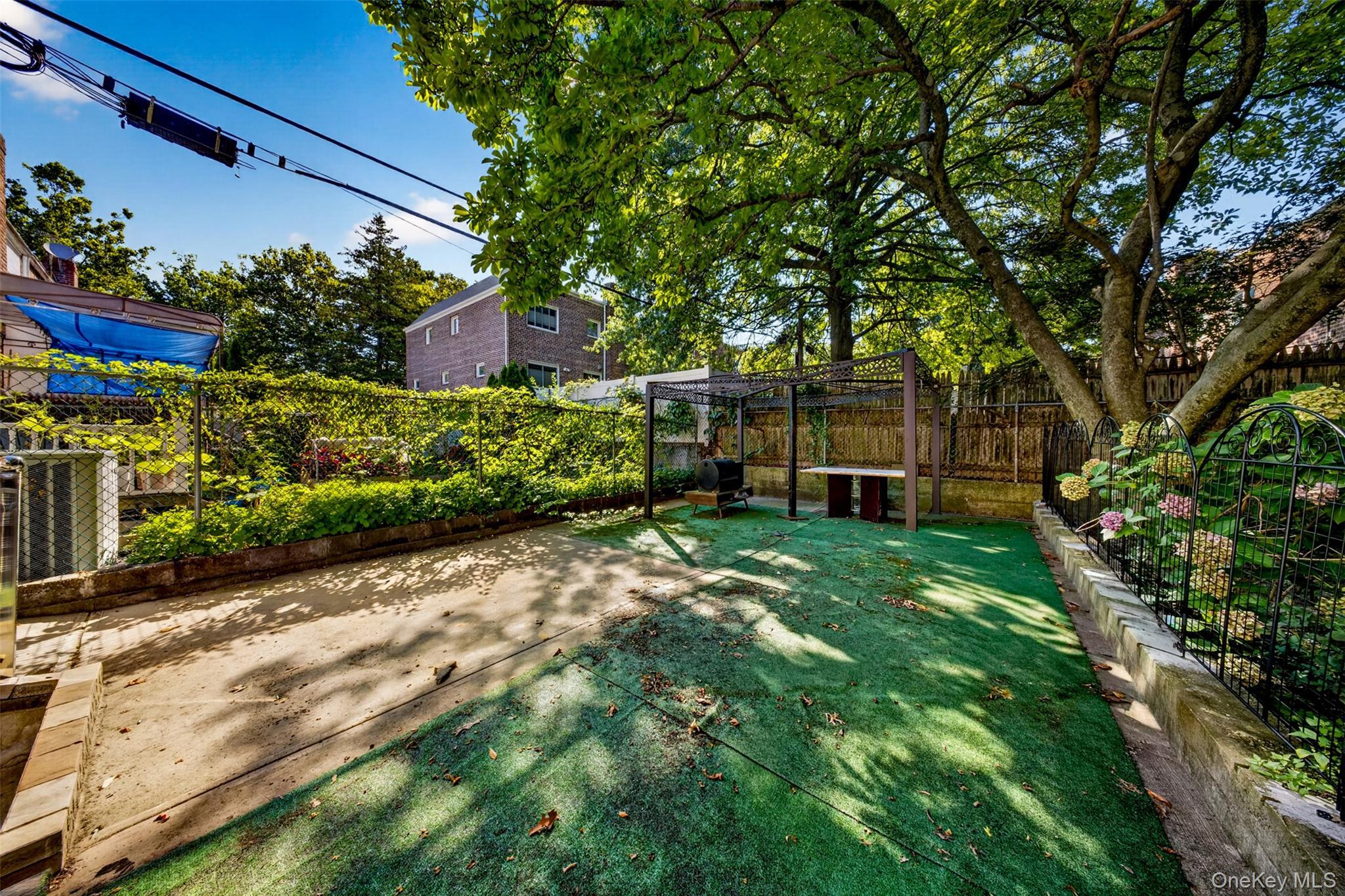 Single Family 69th Avenue Queens, NY 11364, MLS-1039714-20