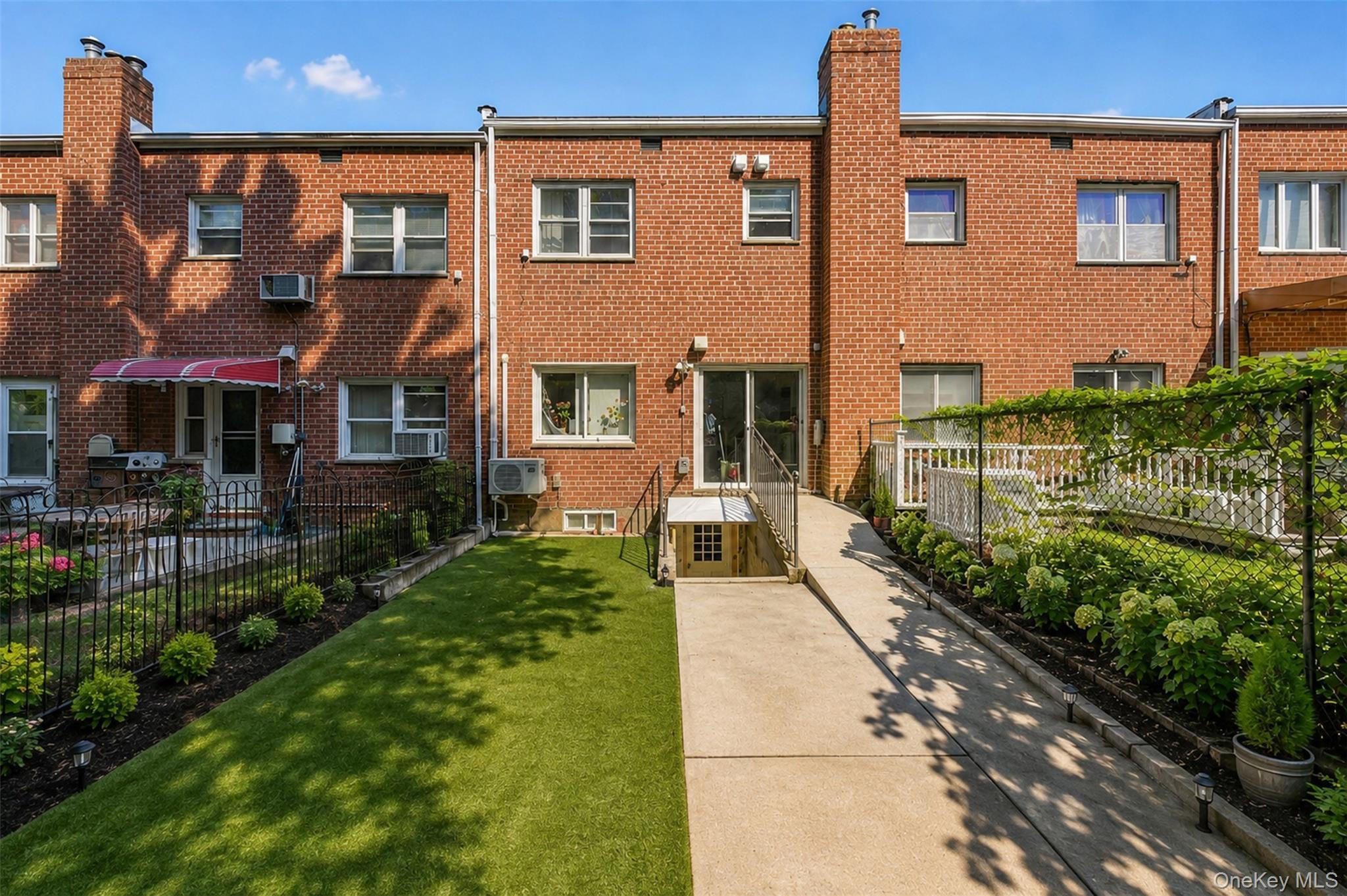 Single Family 69th Avenue Queens, NY 11364, MLS-1039714-21