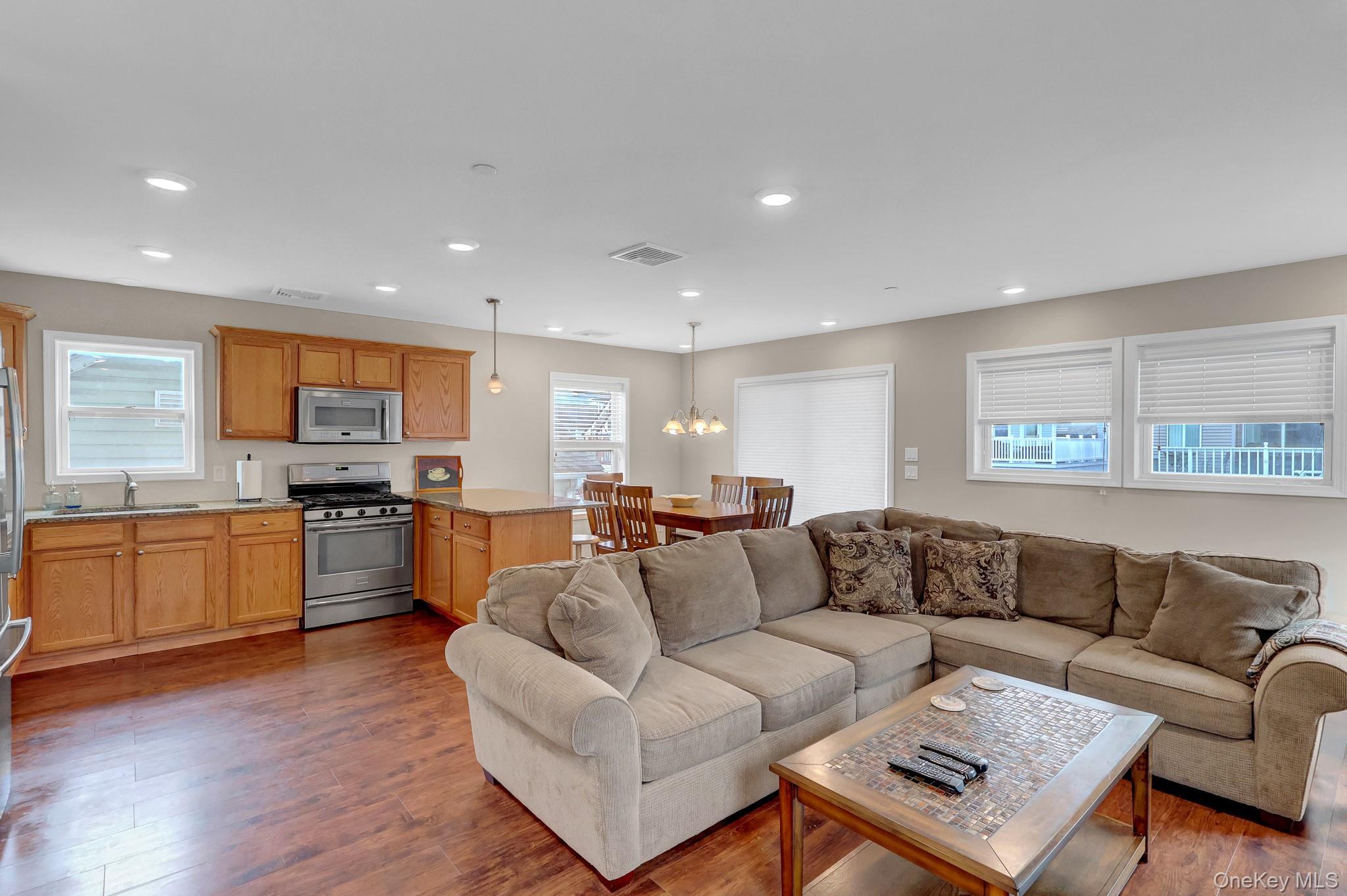 Single Family Arizona Avenue  Nassau County, NY 11561, MLS-1039719-4