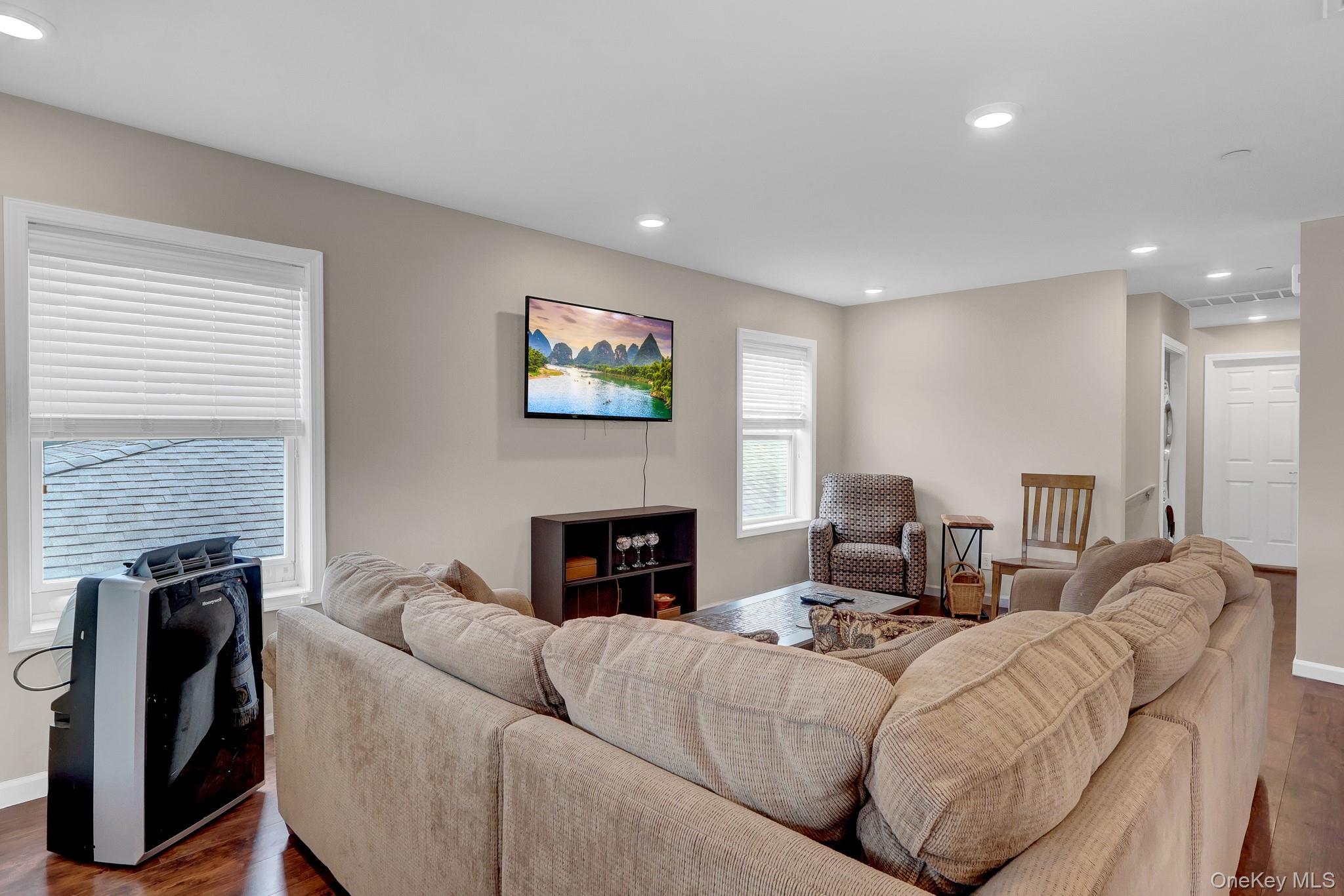 Single Family Arizona Avenue  Nassau County, NY 11561, MLS-1039719-5