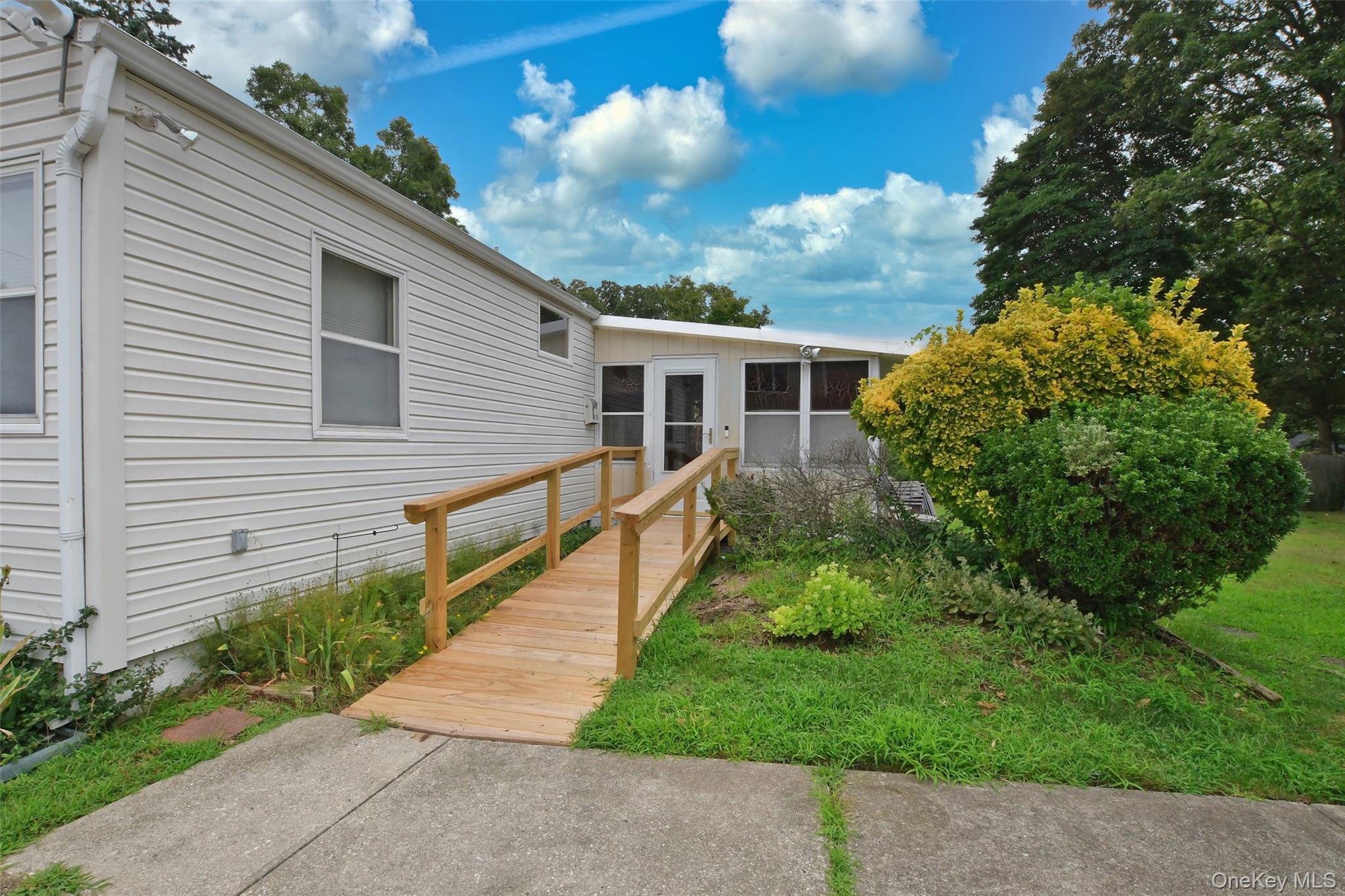 Single Family Island Boulevard Suffolk County, NY 11716, MLS-1039726-15