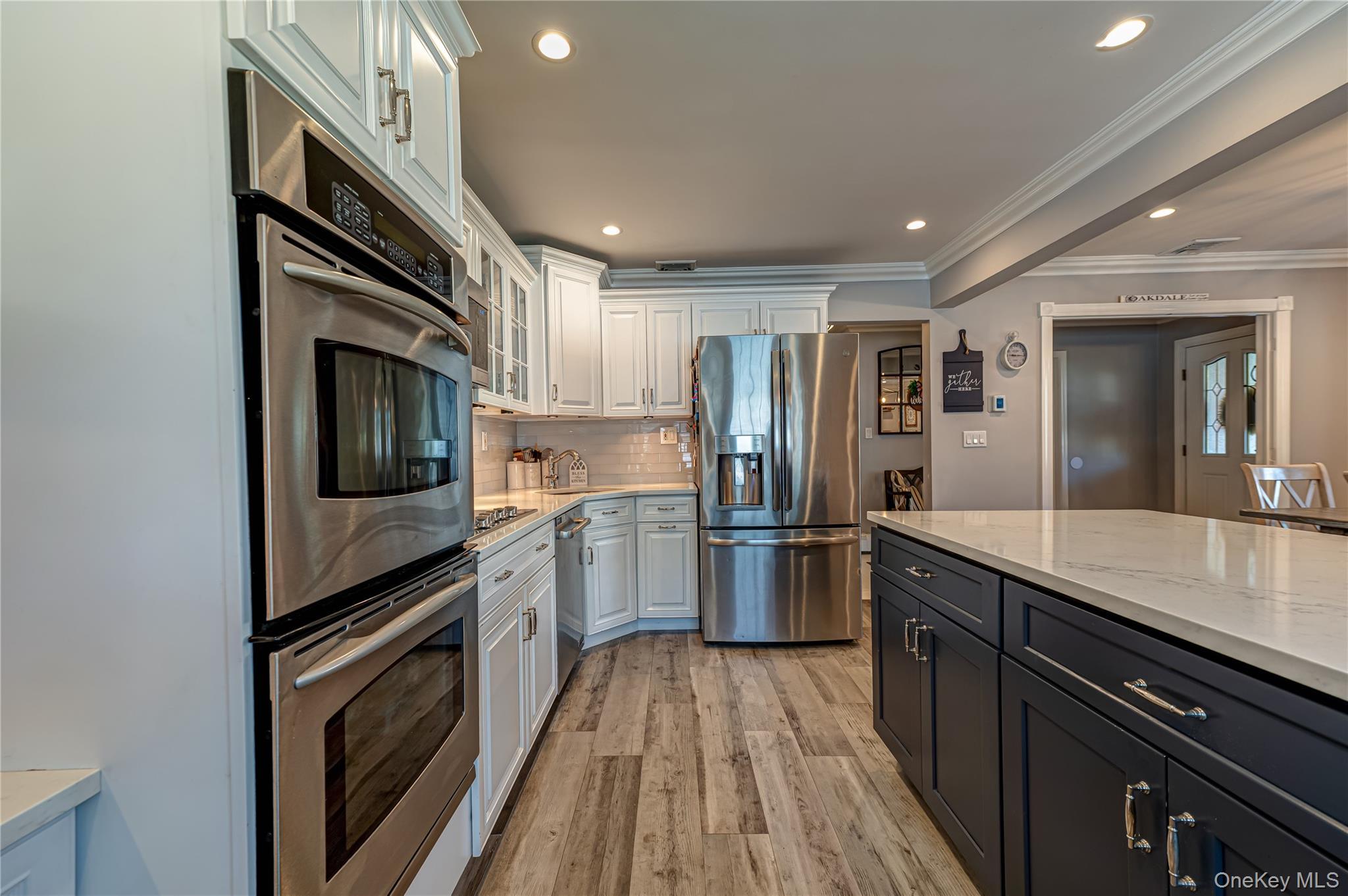 Single Family Pepperidge Road Suffolk County, NY 11769, MLS-1039743-12